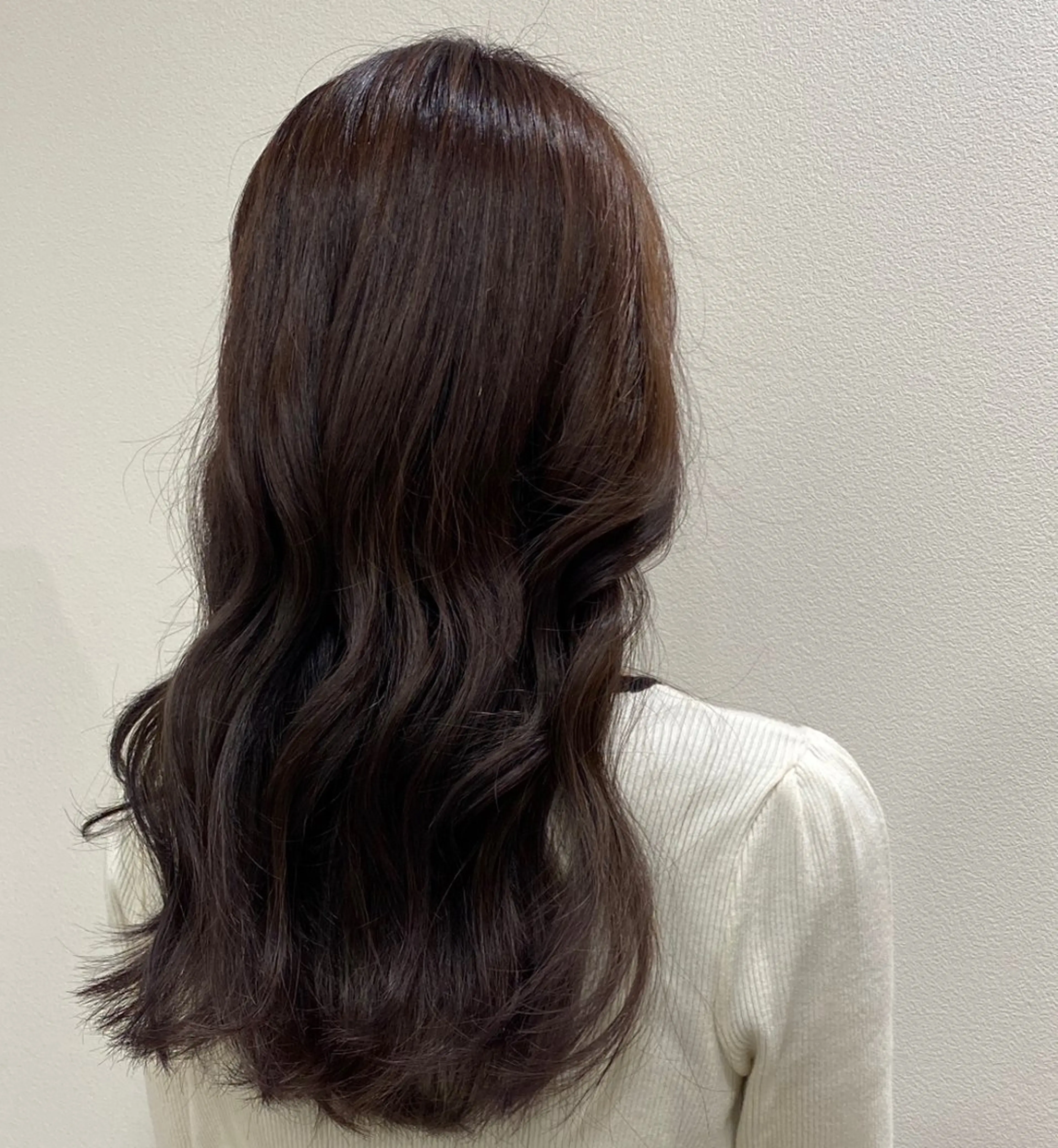ロング カラー ブリーチ グレージュ ブリーチなしカラー パープルカラー パープルグレージュ 松本 絢乃のヘアスタイル