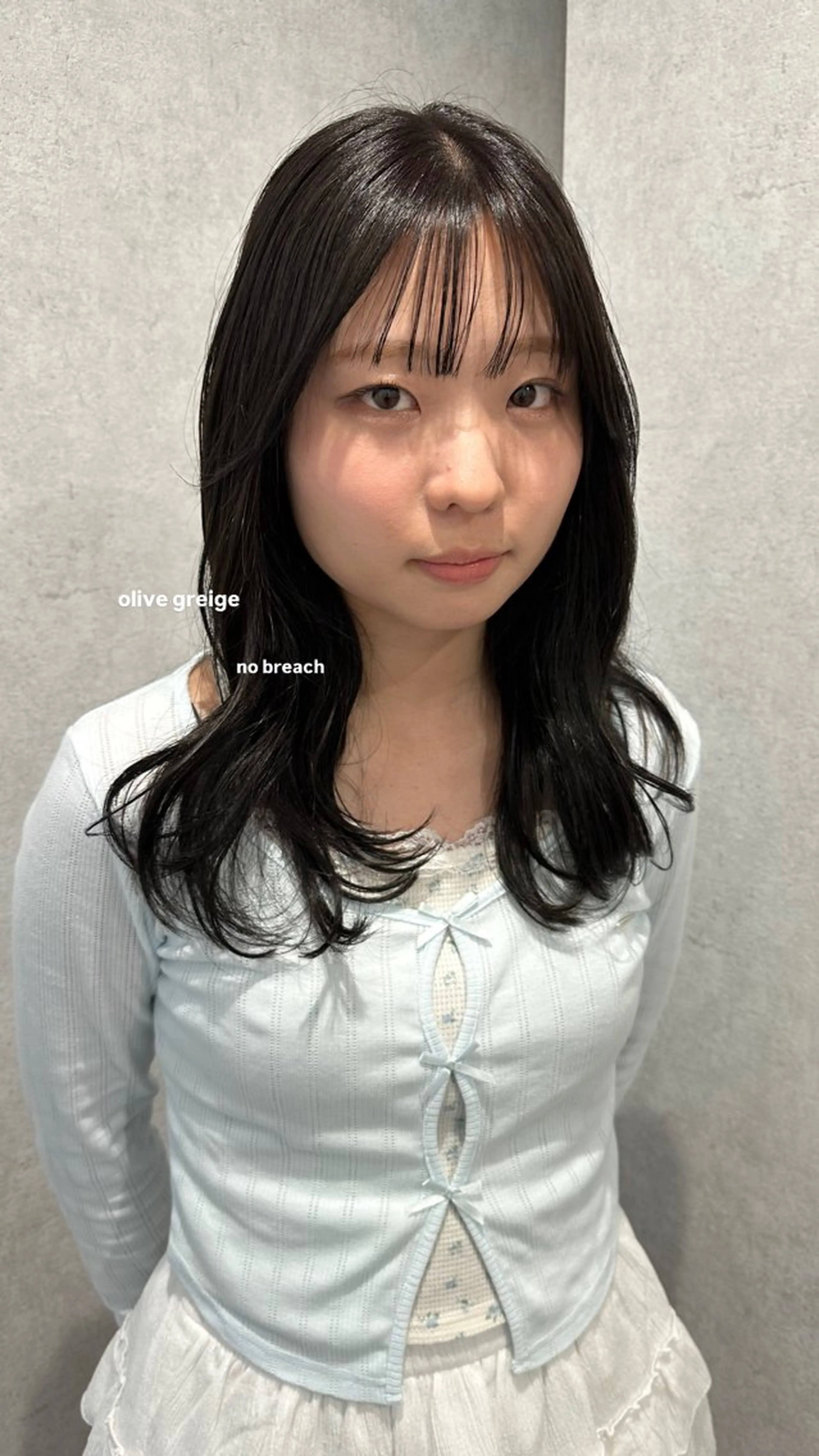 セミロング カラー v-lab studio所属・韓国レイヤーカット/ 艶カラー/ noaのヘアスタイル