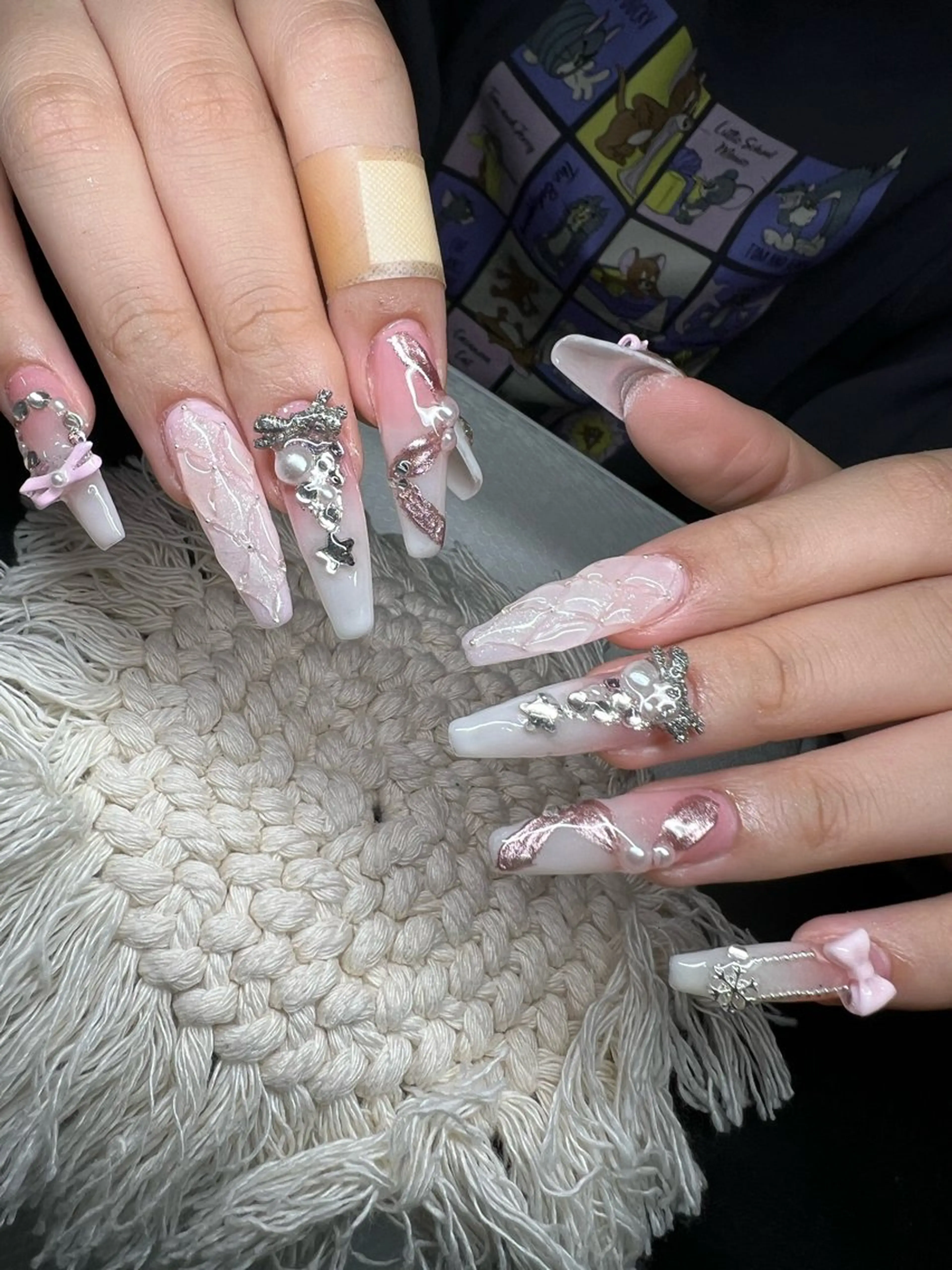 ネイル オーロラネイル チークネイル 長さ出し フットネイル フレンチネイル ハンドネイル Lee Nailsのネイルデザイン