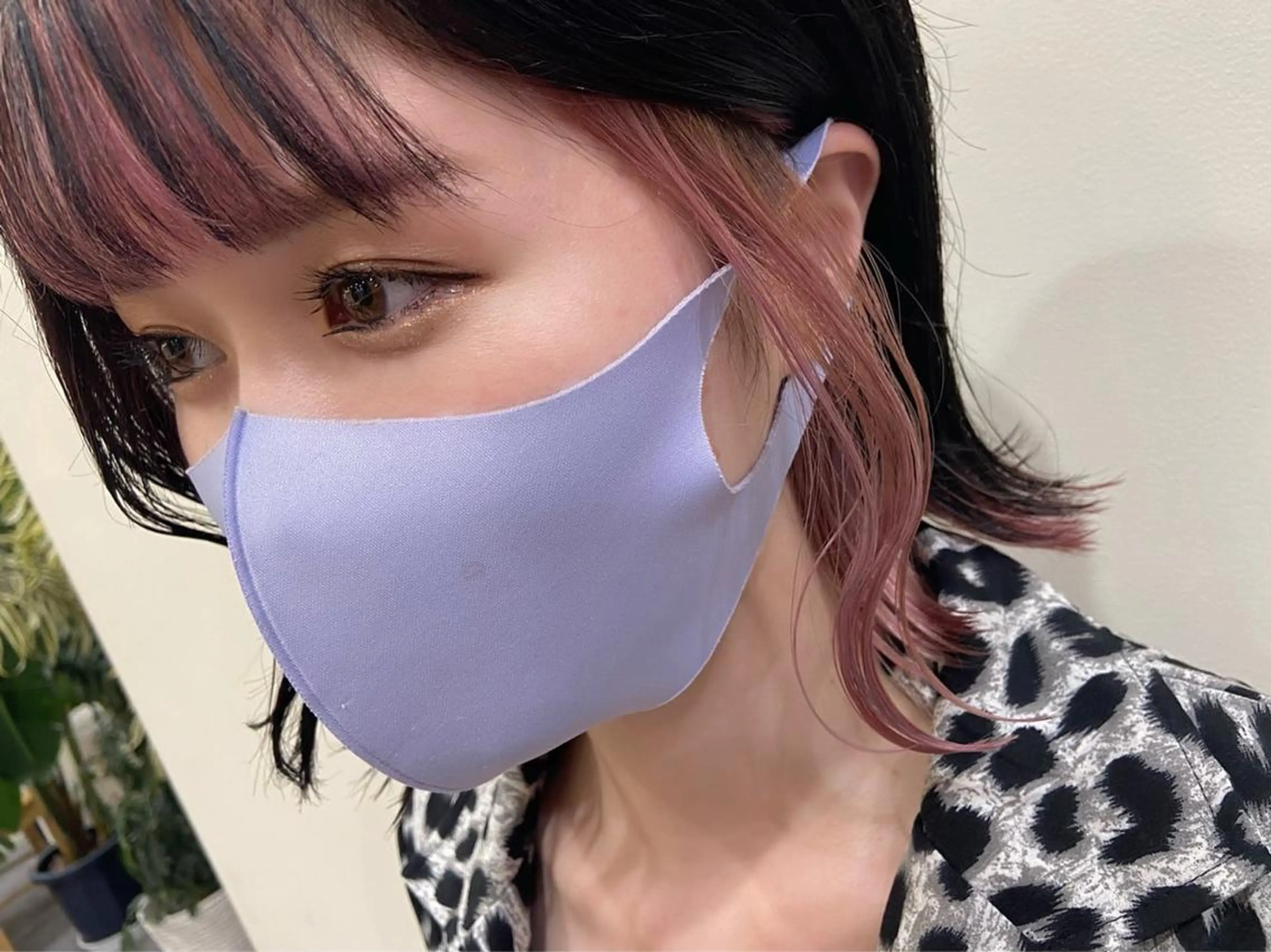 ミディアム カラー インナーカラー ピンクカラー カット ヘアカラー Amour なぐらのヘアスタイル