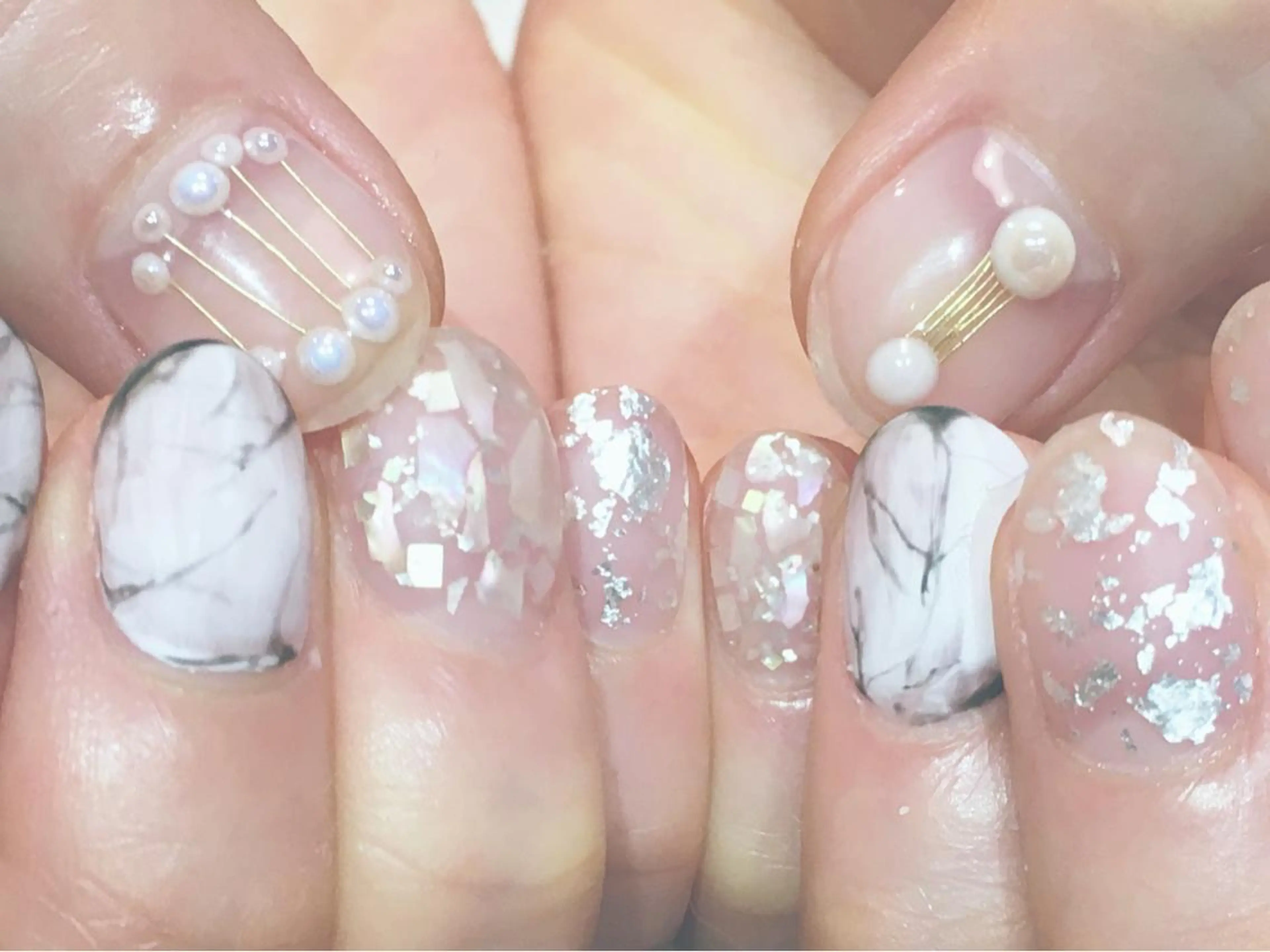 ネイル アートネイル 大理石ネイル(マーブル) ニュアンスネイル ホワイト mew mew NAIL & EYEのマツエク・マツパデザイン