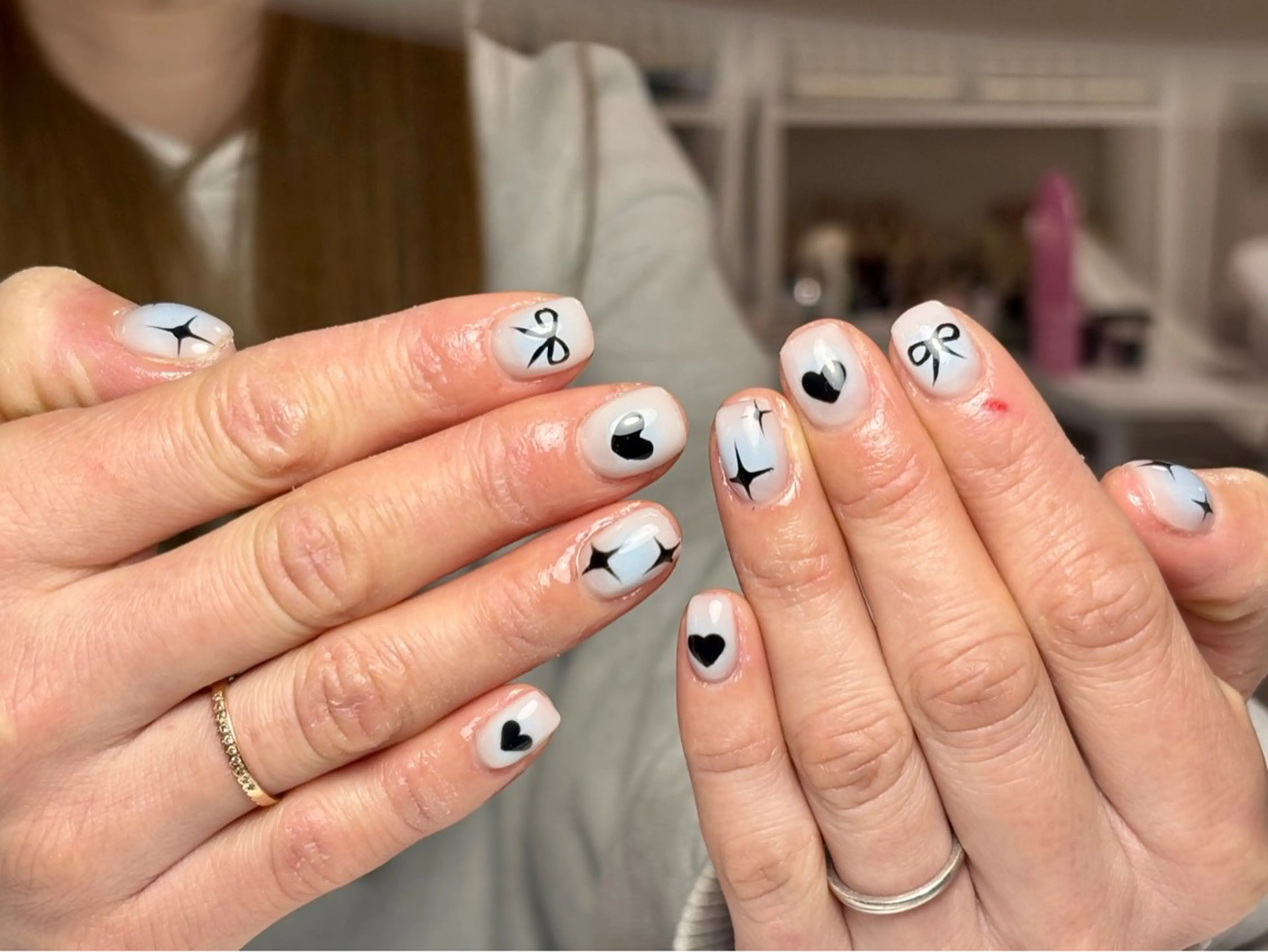 ショート ハンドネイル トゥー フエンのネイルデザイン