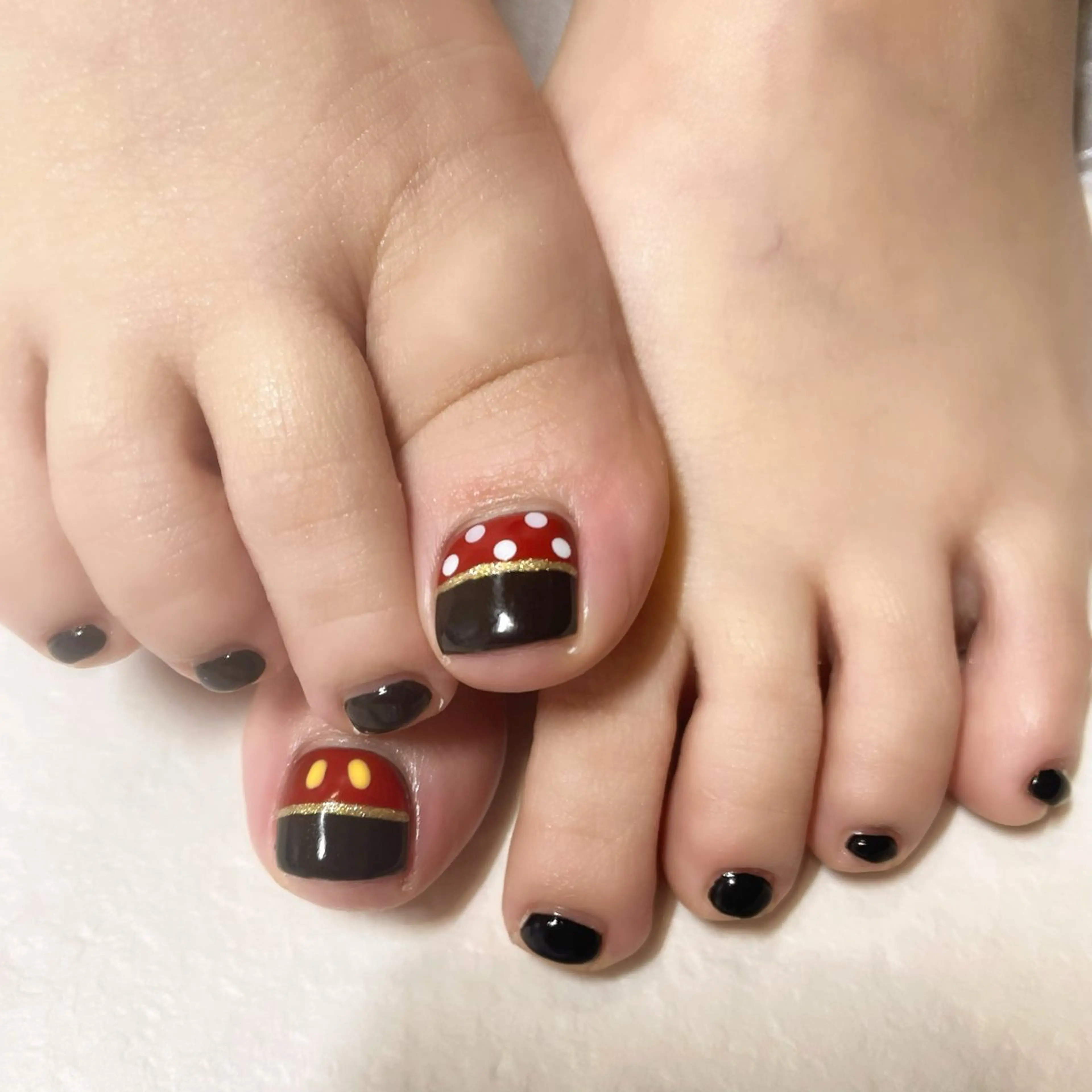 ネイル フットネイル 佐藤 芽衣のネイルデザイン