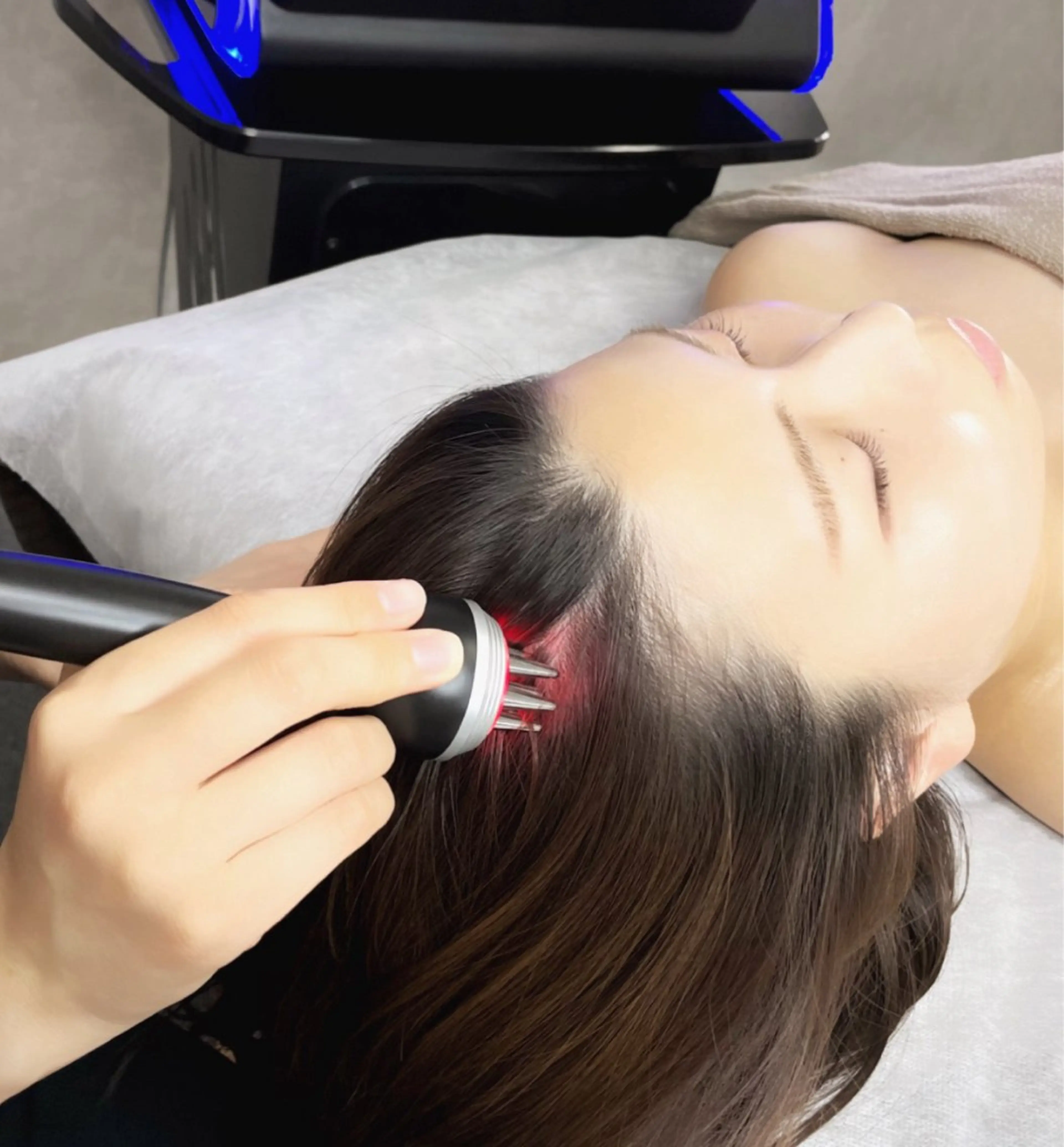 最新サーマルフラクショナル＋スカルプで頭皮からリフトアップ✨の写真