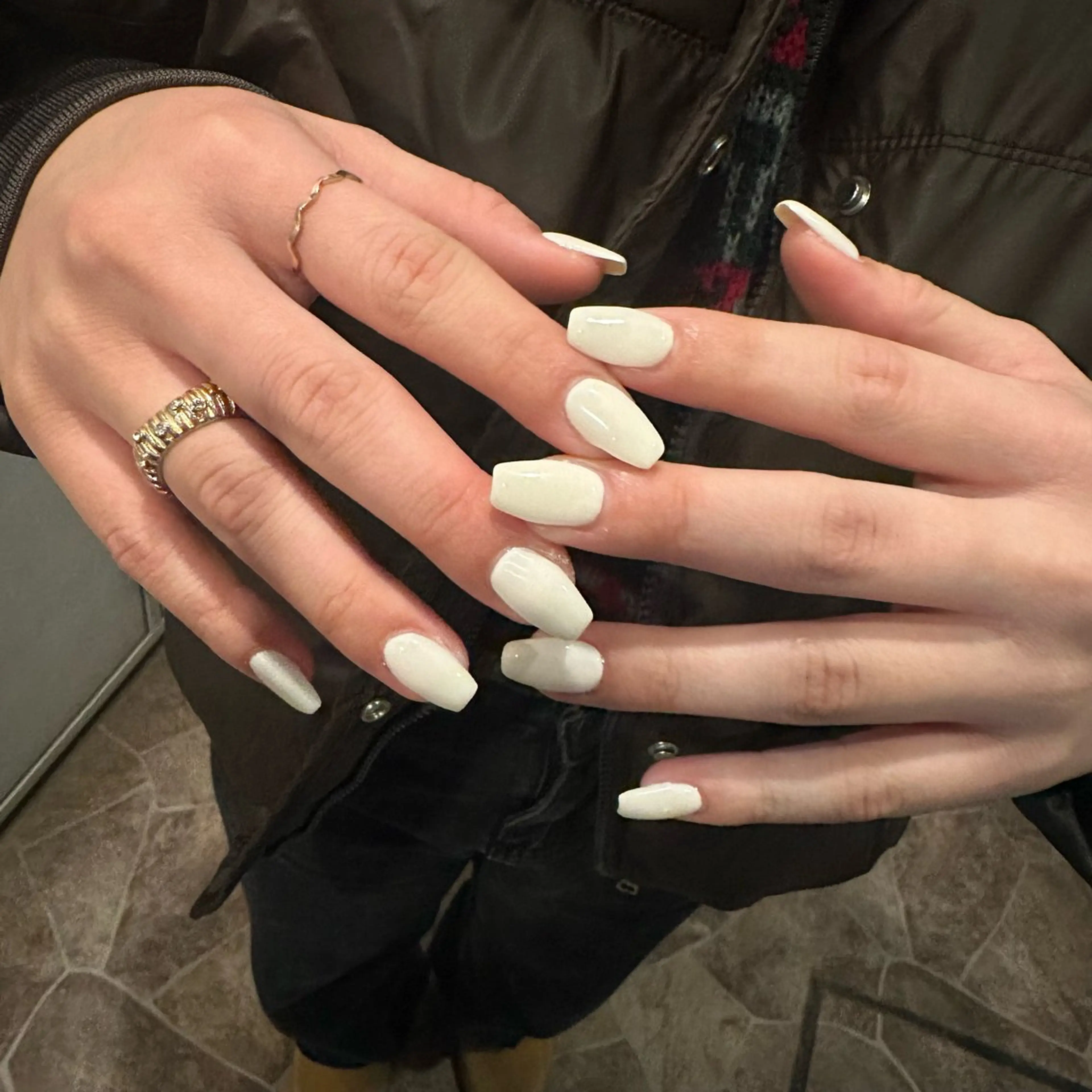 ネイル ワンカラーネイル ホワイト ハンドネイル WOLTOKYO渋谷 yunaのネイルデザイン