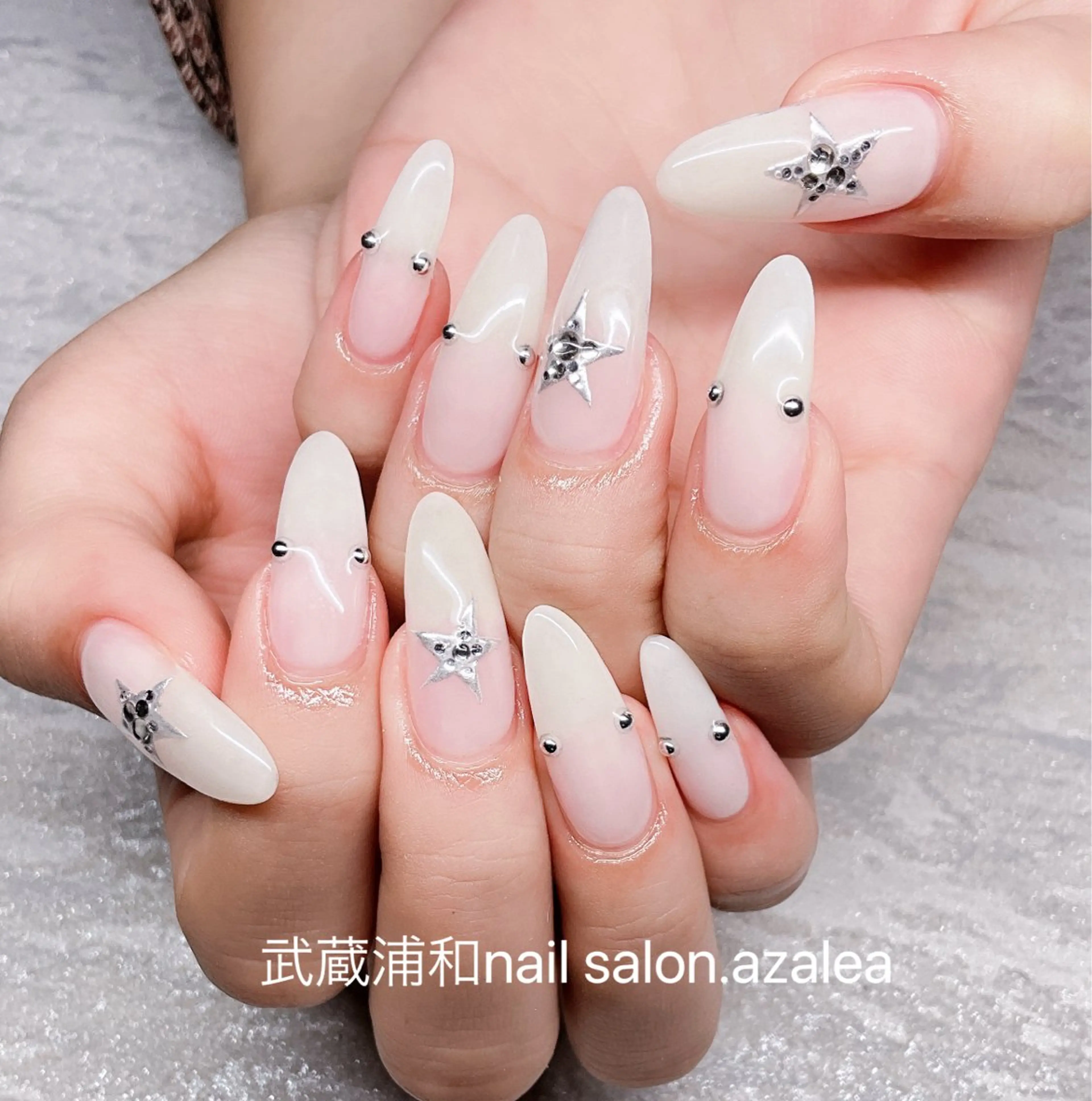 ネイル ハンドネイル R inのネイルデザイン