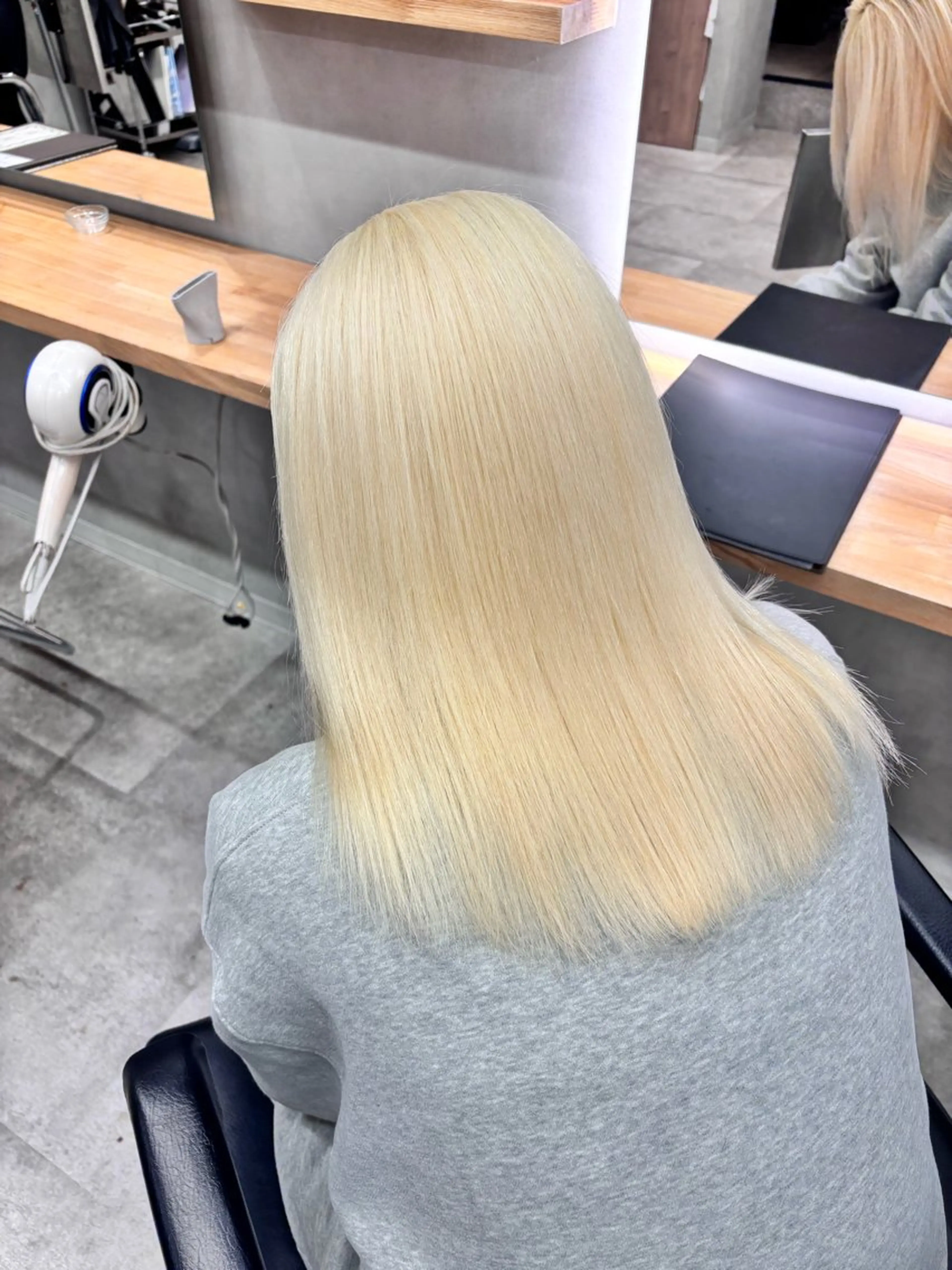 ミディアム カラー ブロンド ホワイトブロンド ヘアカラー ‪🔆‬ハイトーン ‪🔆‬AYAKAのヘアスタイル