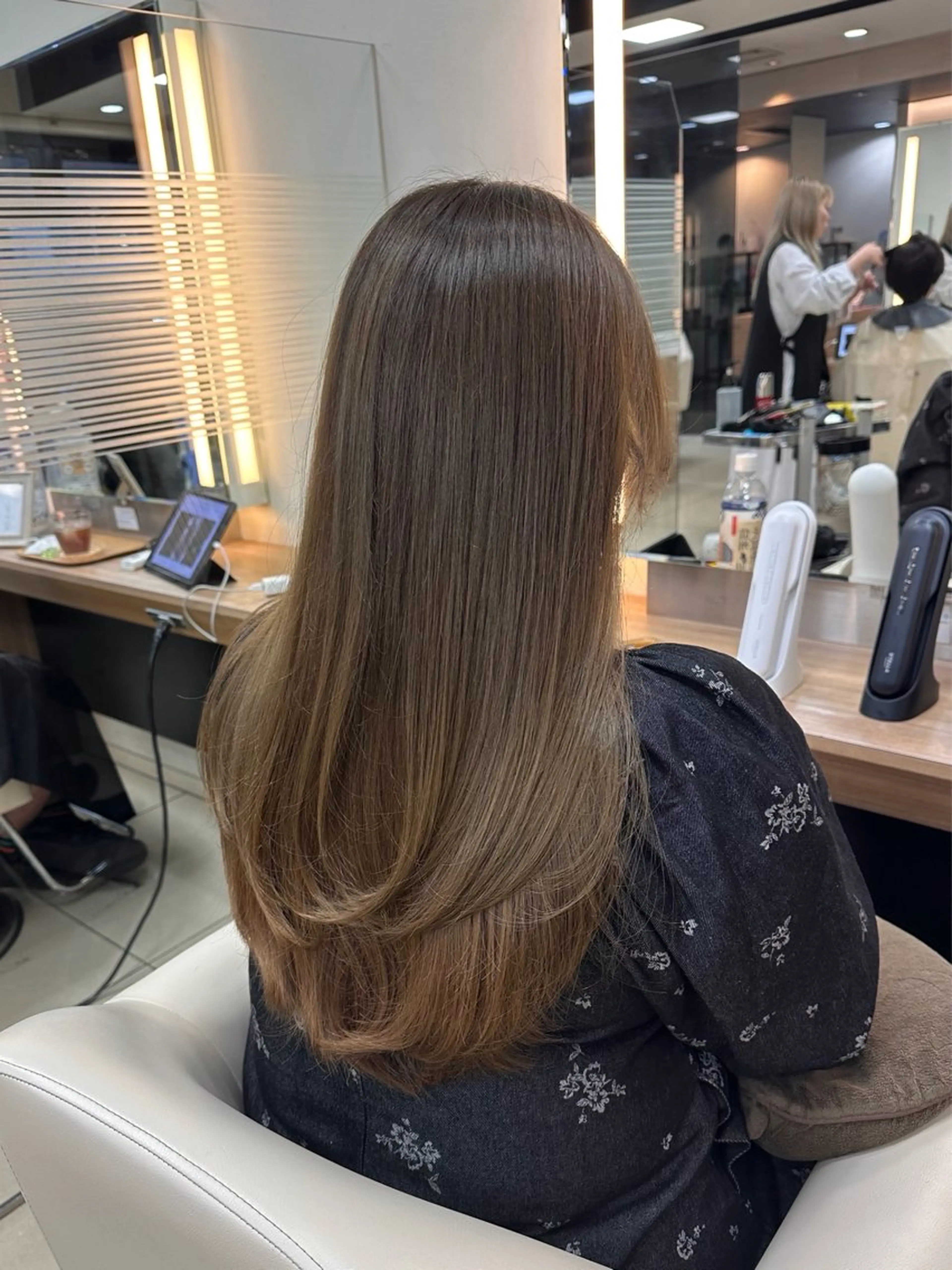 ロング ダブルカラーベージュ カラー/tuburaのヘアスタイル