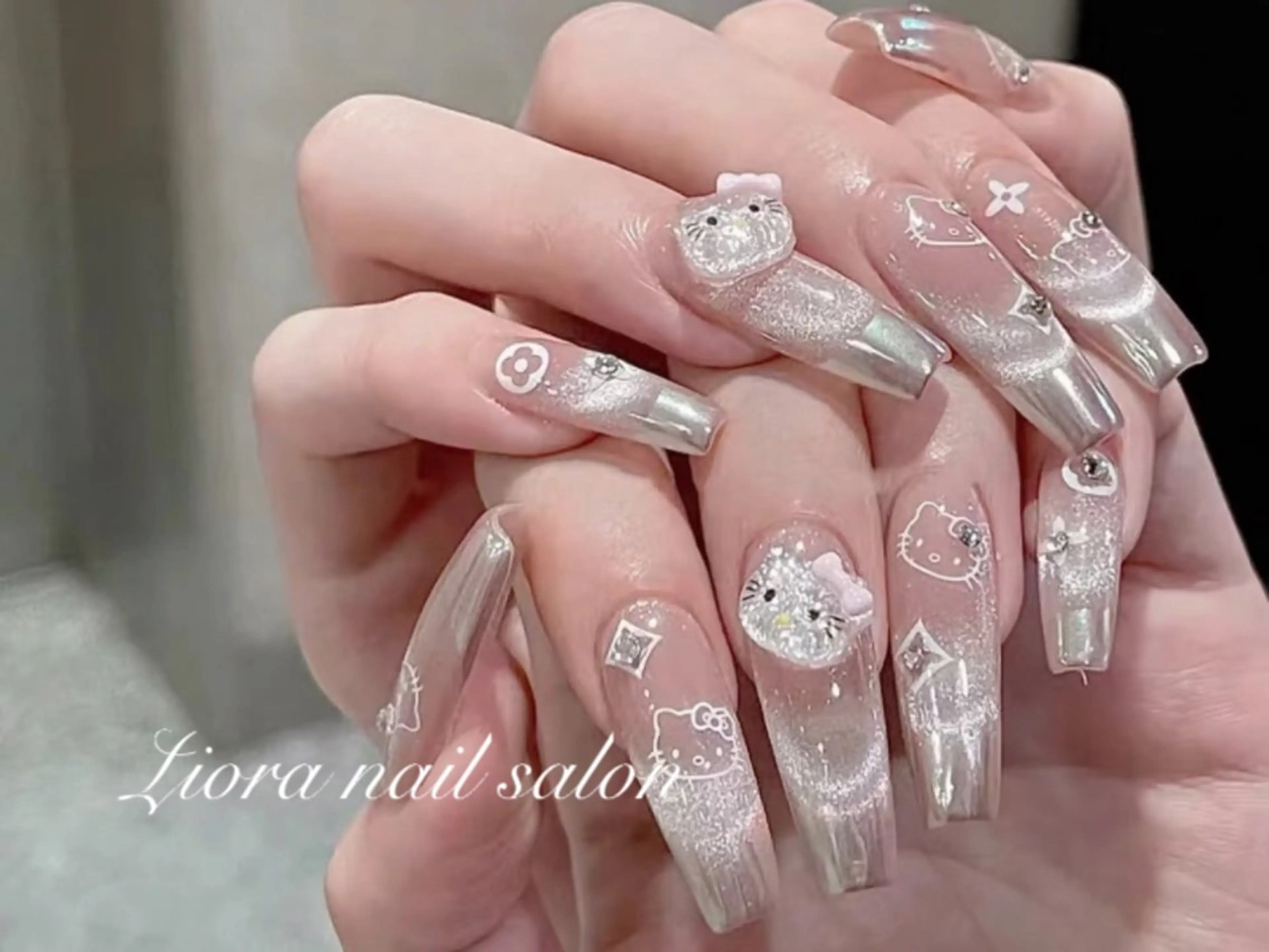 ネイル フレンチネイル ジェルネイル ガーリー グラデーション キラキラネイル ハンドネイル Liora nail スカルプ専門店のネイルデザイン