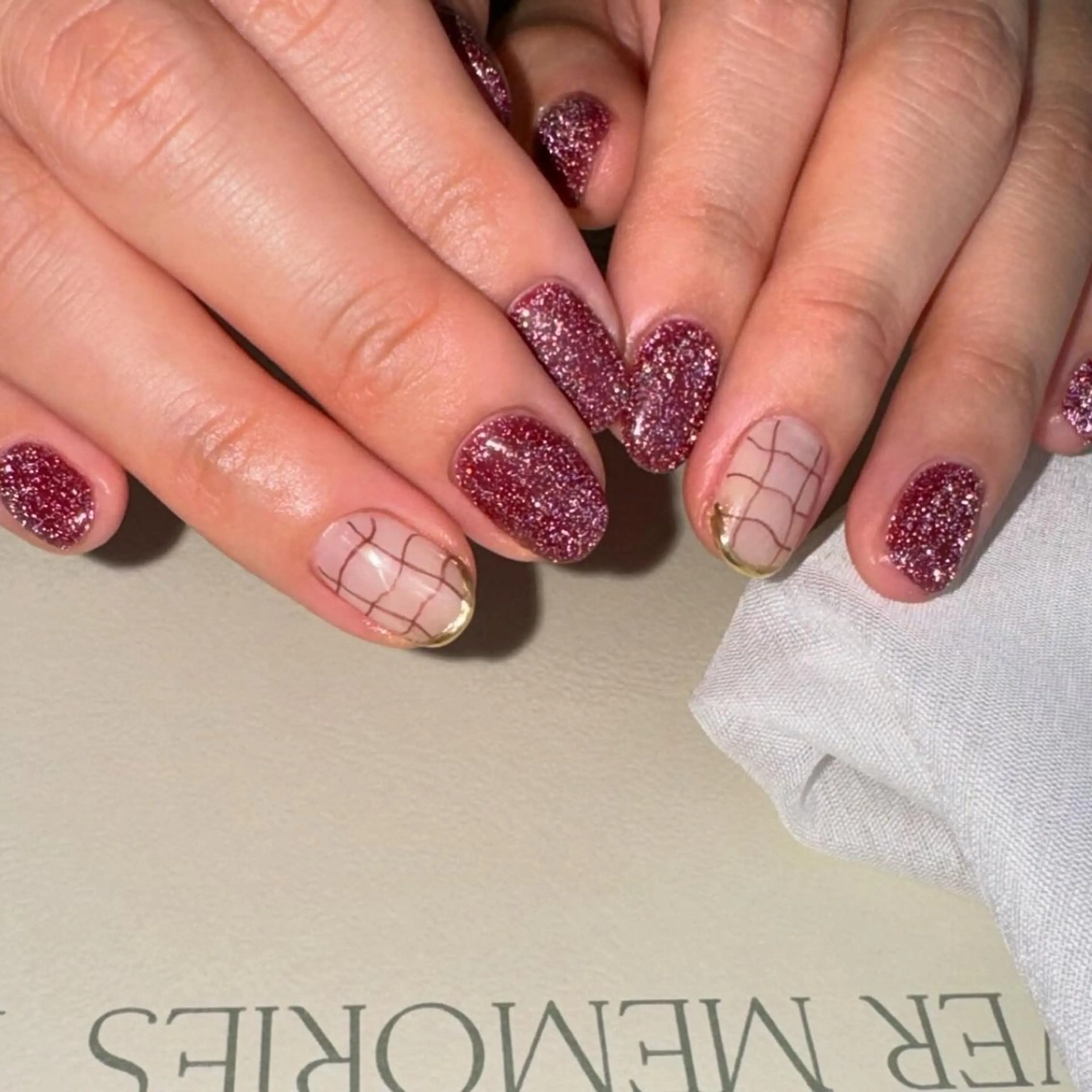 ネイル アートネイル ジェルネイル パラジェル feliseey 〘フェリシー 〙のネイルデザイン