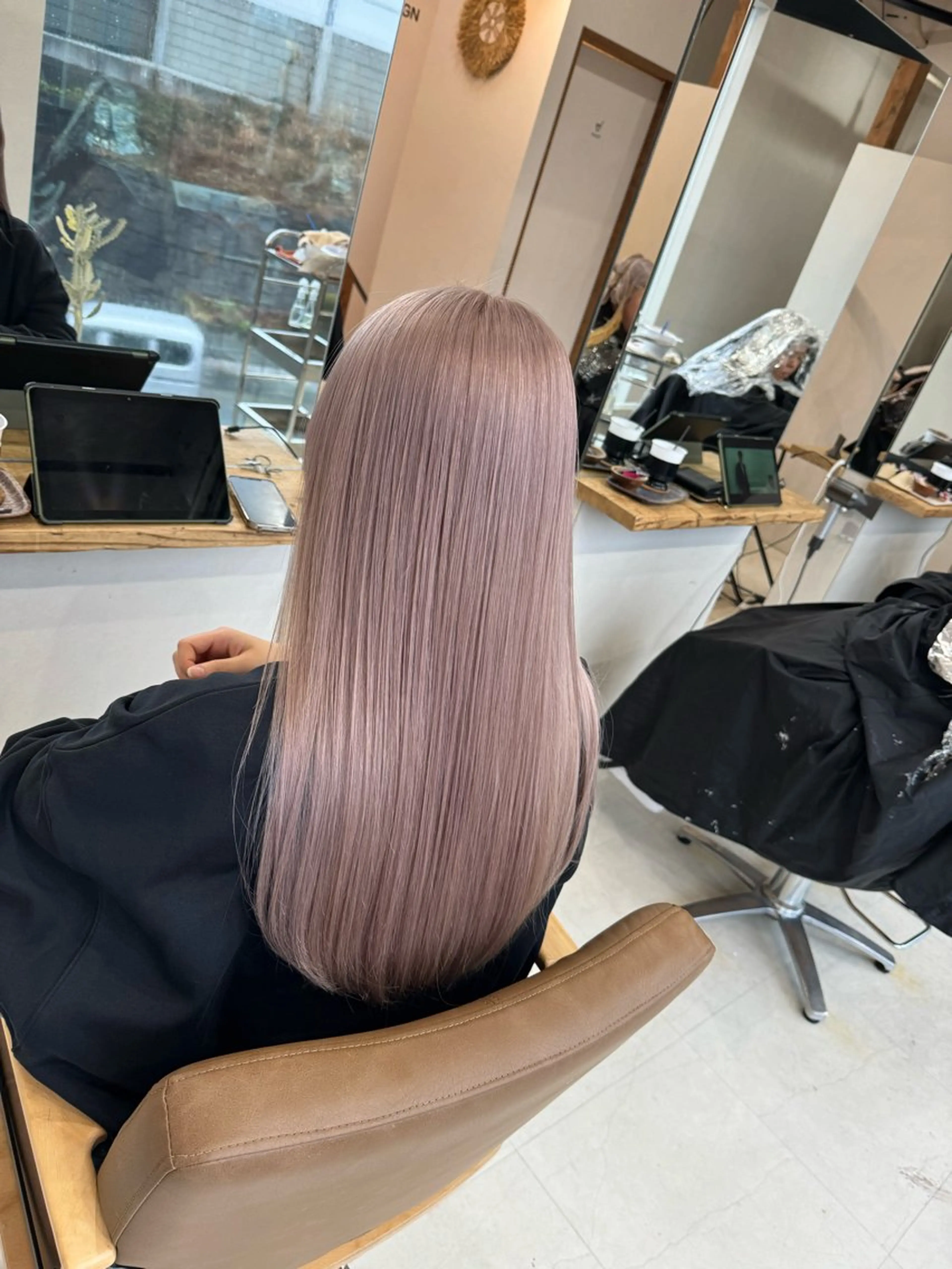 ロング ヘアカラー 鈴木 妃帆未のヘアスタイル