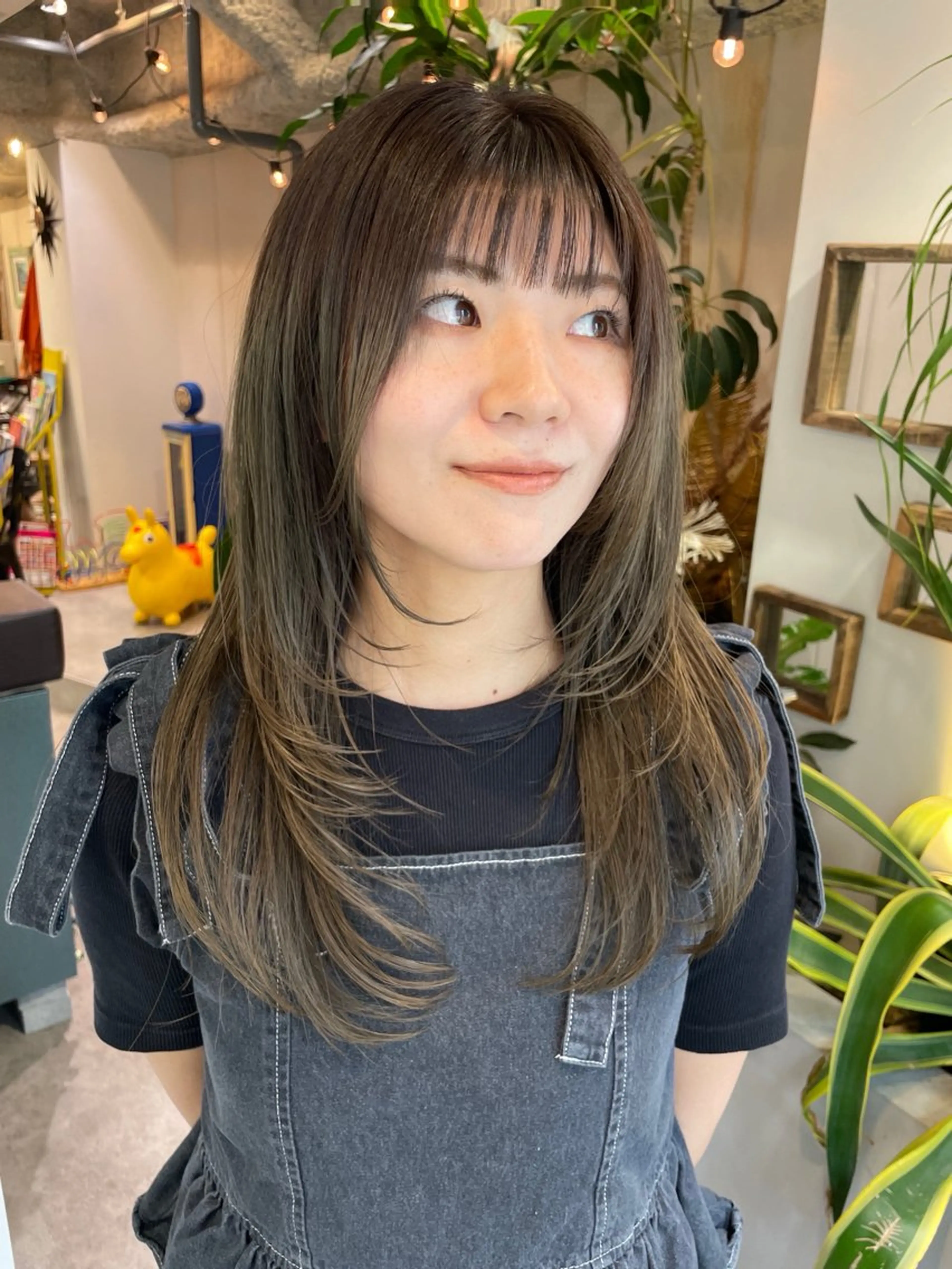 ロング レイヤーカット カット ヘアカラー 透明感カラー 🦋AYAのヘアスタイル
