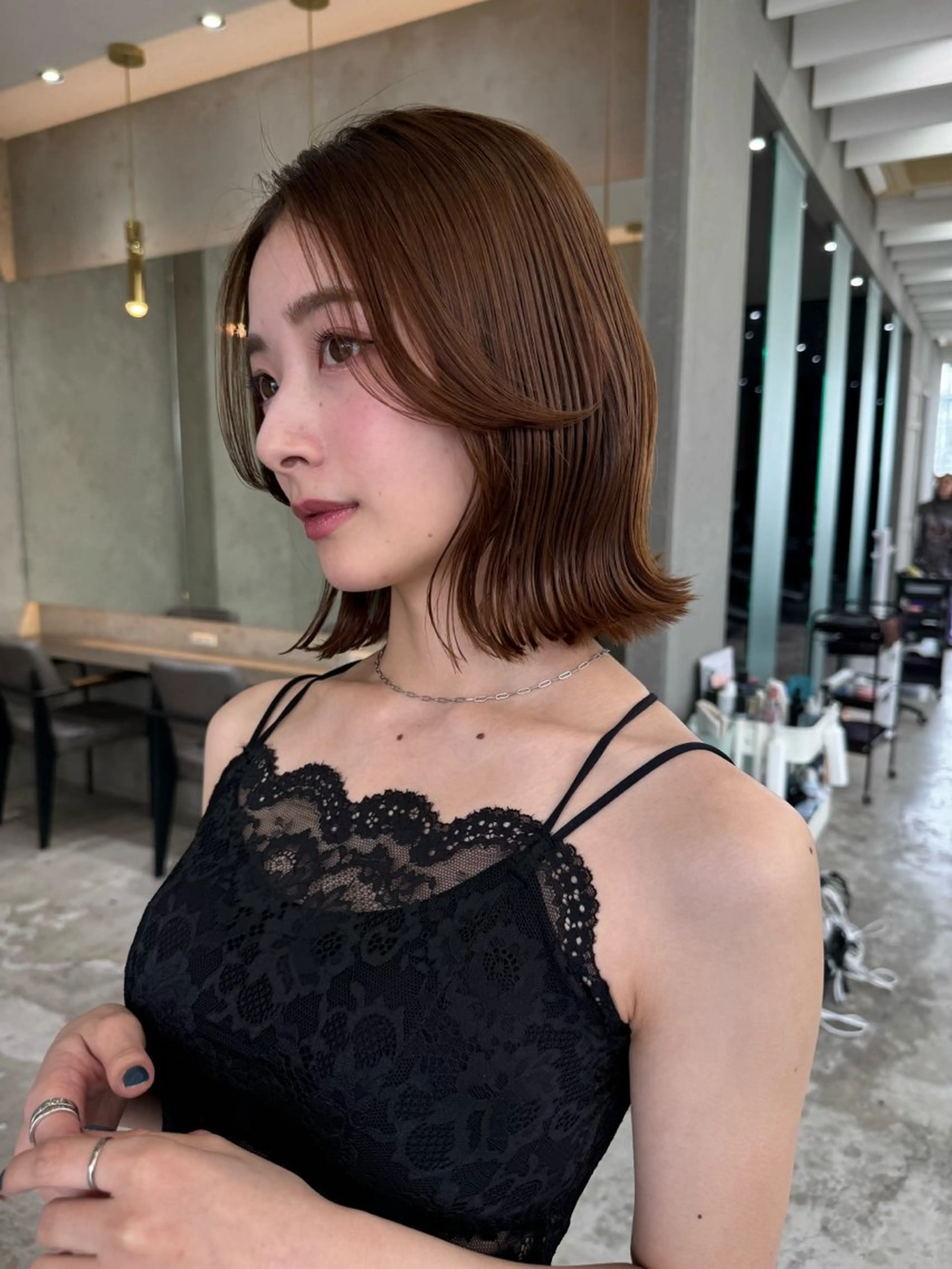 ミディアム カラー ブリーチ ブラウンカラー ダブルカラー ブリーチなしカラー カット ヘアカラー ブリーチ特化 梅田本多翔のヘアスタイル