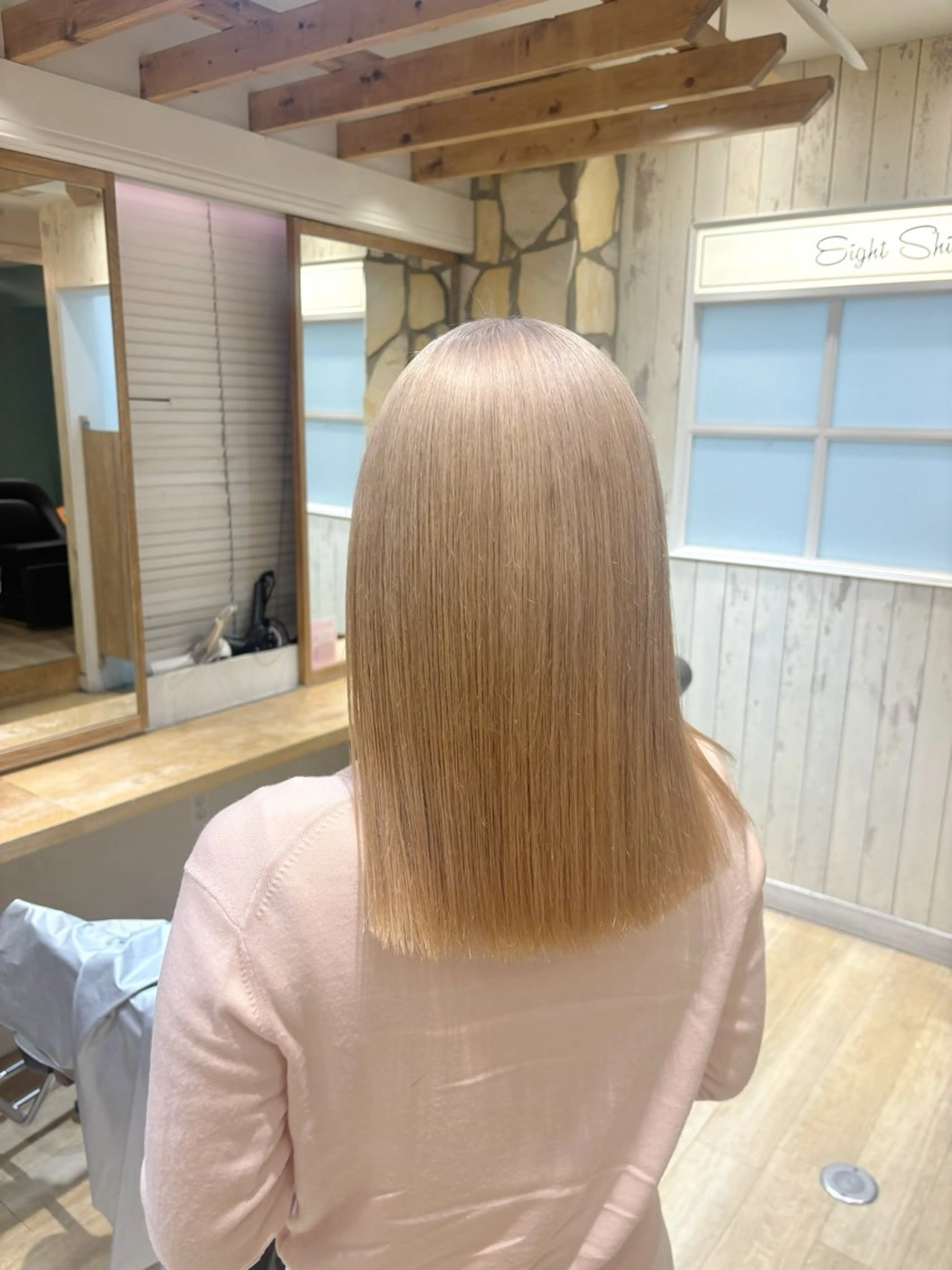 ミディアム カラー カット ヘアカラー トリートメント EIGHT新宿 新井彩斗のヘアスタイル