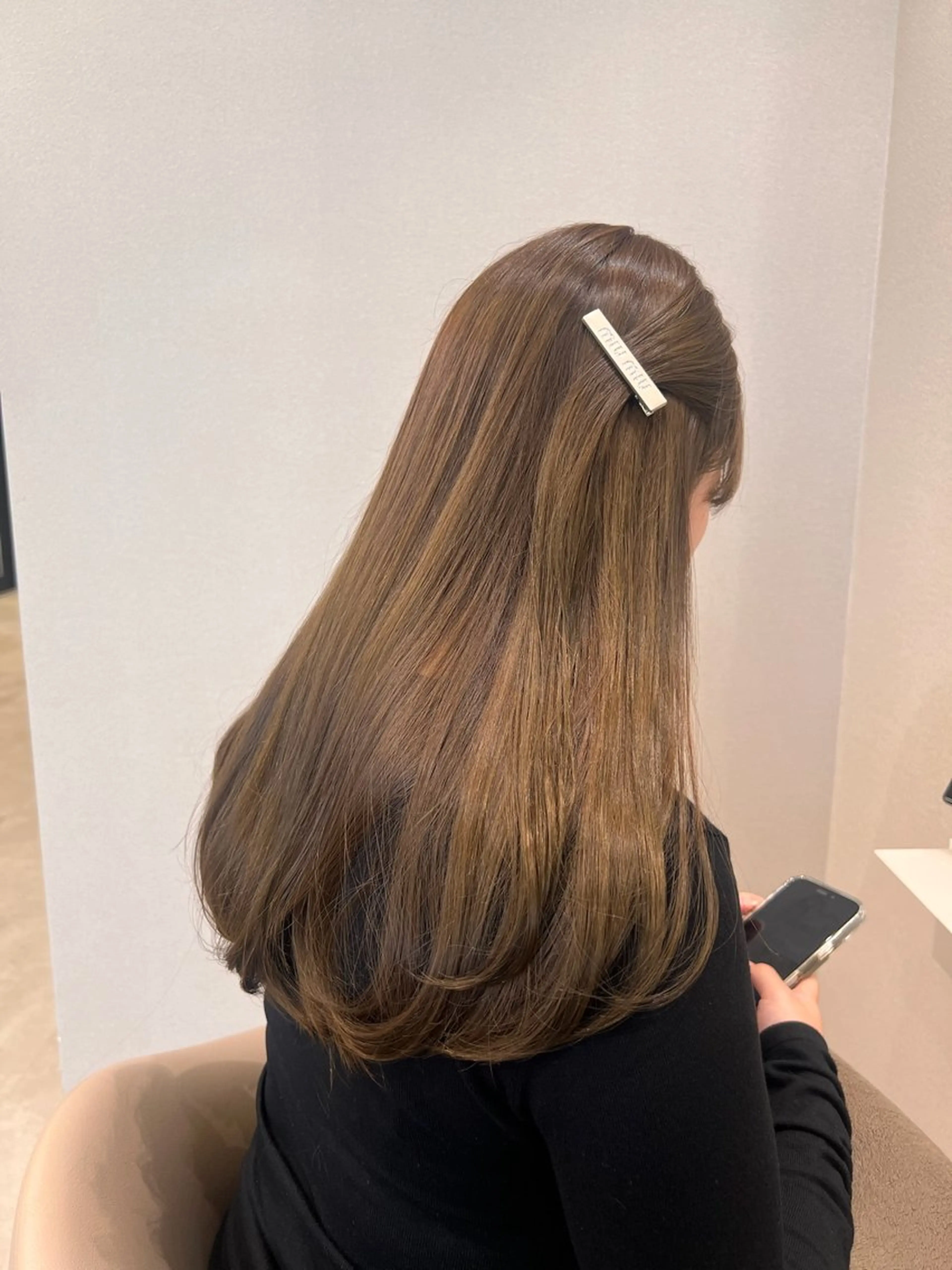 ミディアム カラー MIYU透明感カラー ブリーチなしWカラーのヘアスタイル