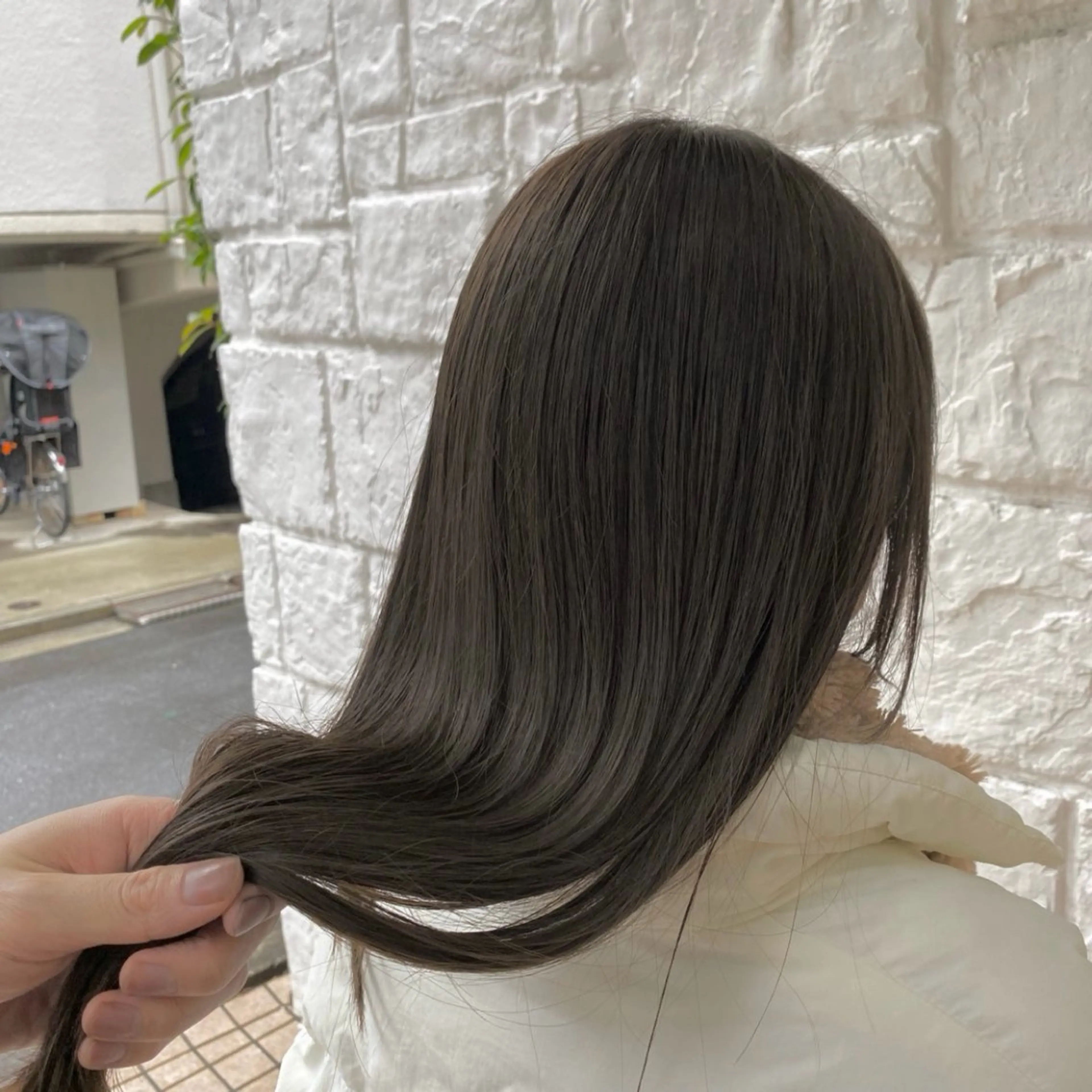 セミロング カラー カット ヘアカラー トリートメント ヘッドスパ ヘアセット 短めショートカット カットモデルのヘアスタイル