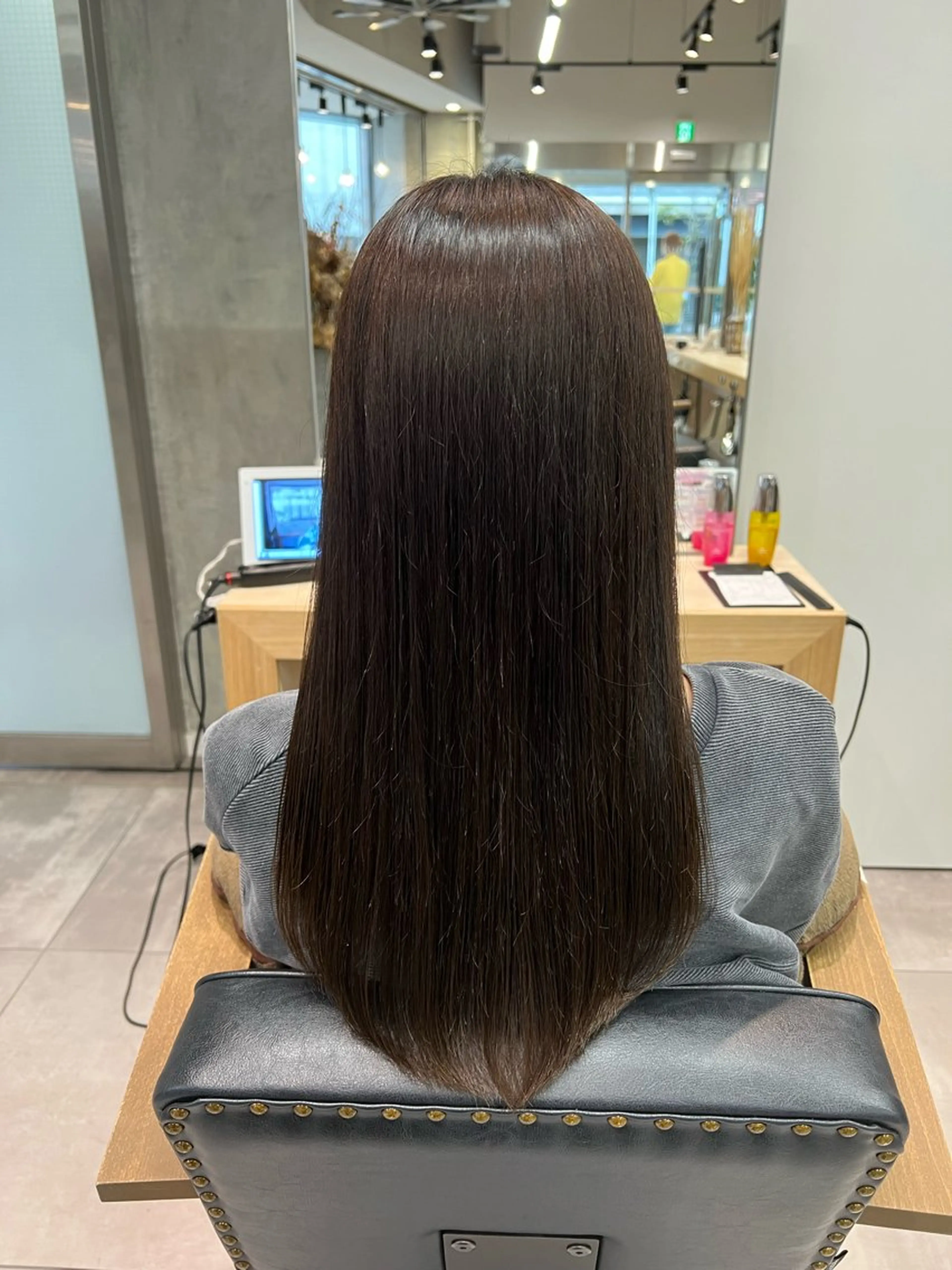 ロング カラー グレージュ オリーブグレージュ オリーブグレー 🌞レイヤー×カラー 前川那津美🌞のヘアスタイル