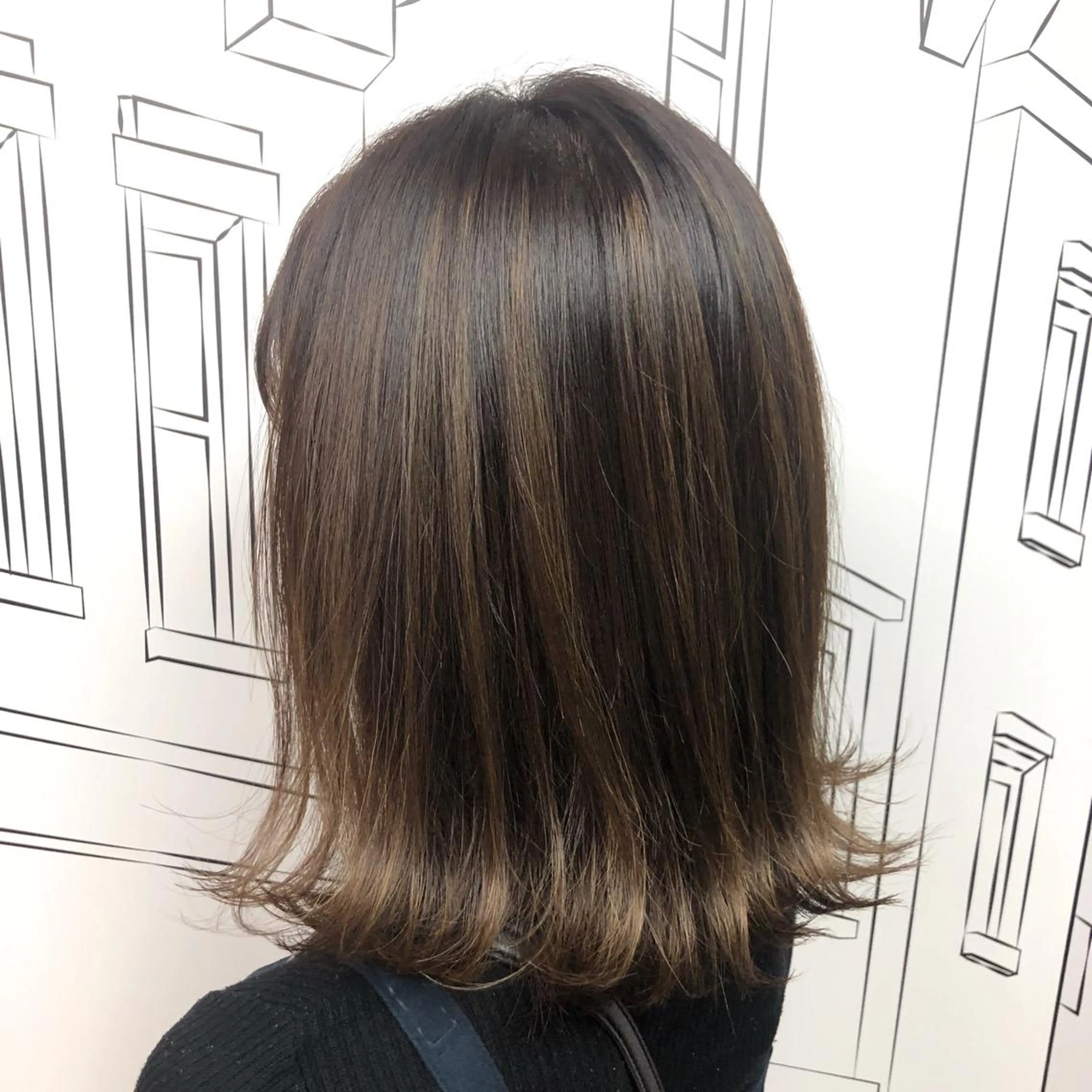 ミディアム カラー ベージュカラー ハイライトカラー ハイライト TOMOKA 艶髪/透明感カラーのヘアスタイル