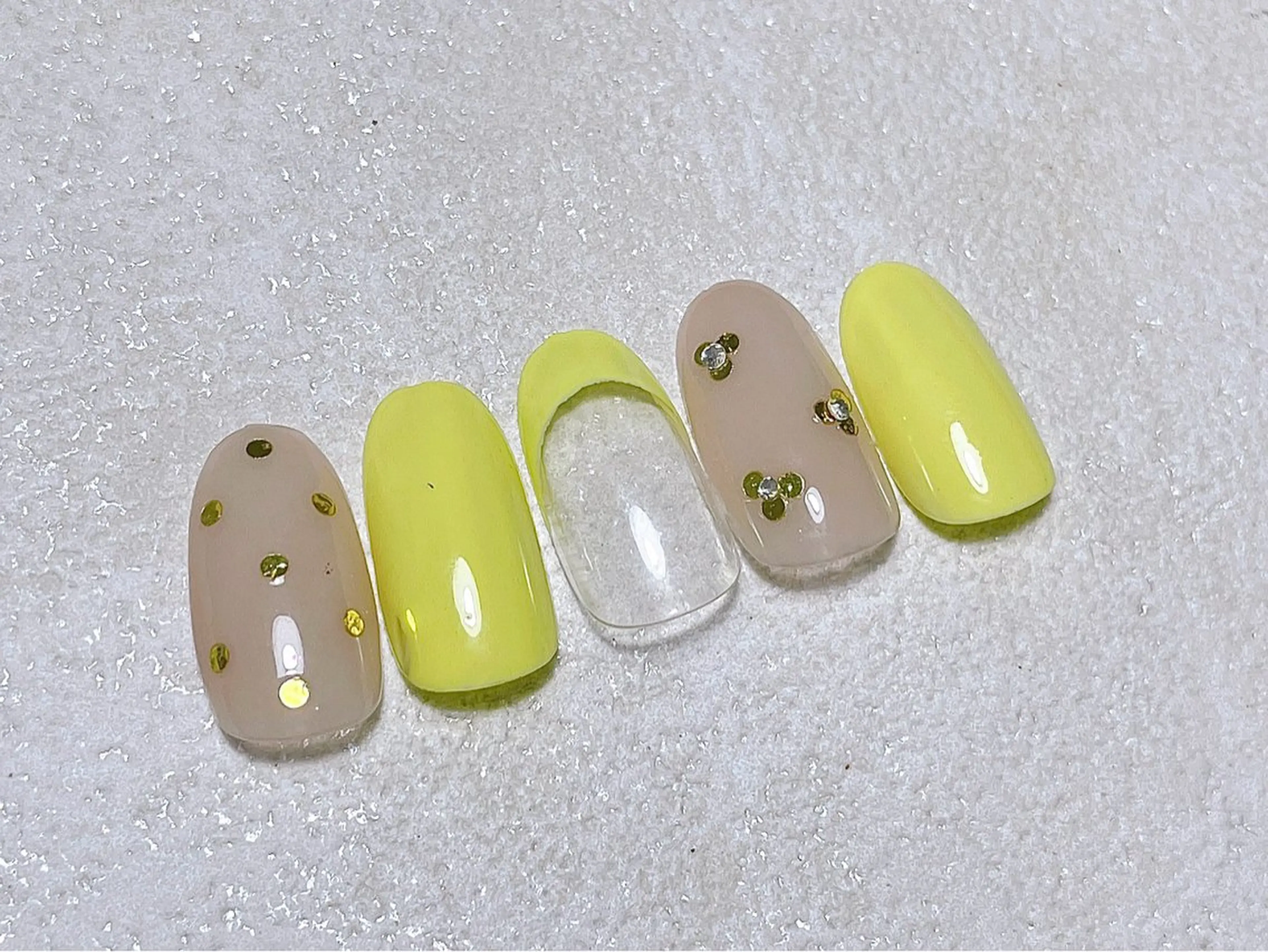 ネイル オーロラネイル フラワーネイル フットネイル フレンチネイル ジェルネイル ハンドネイル mogunail &blowのネイルデザイン