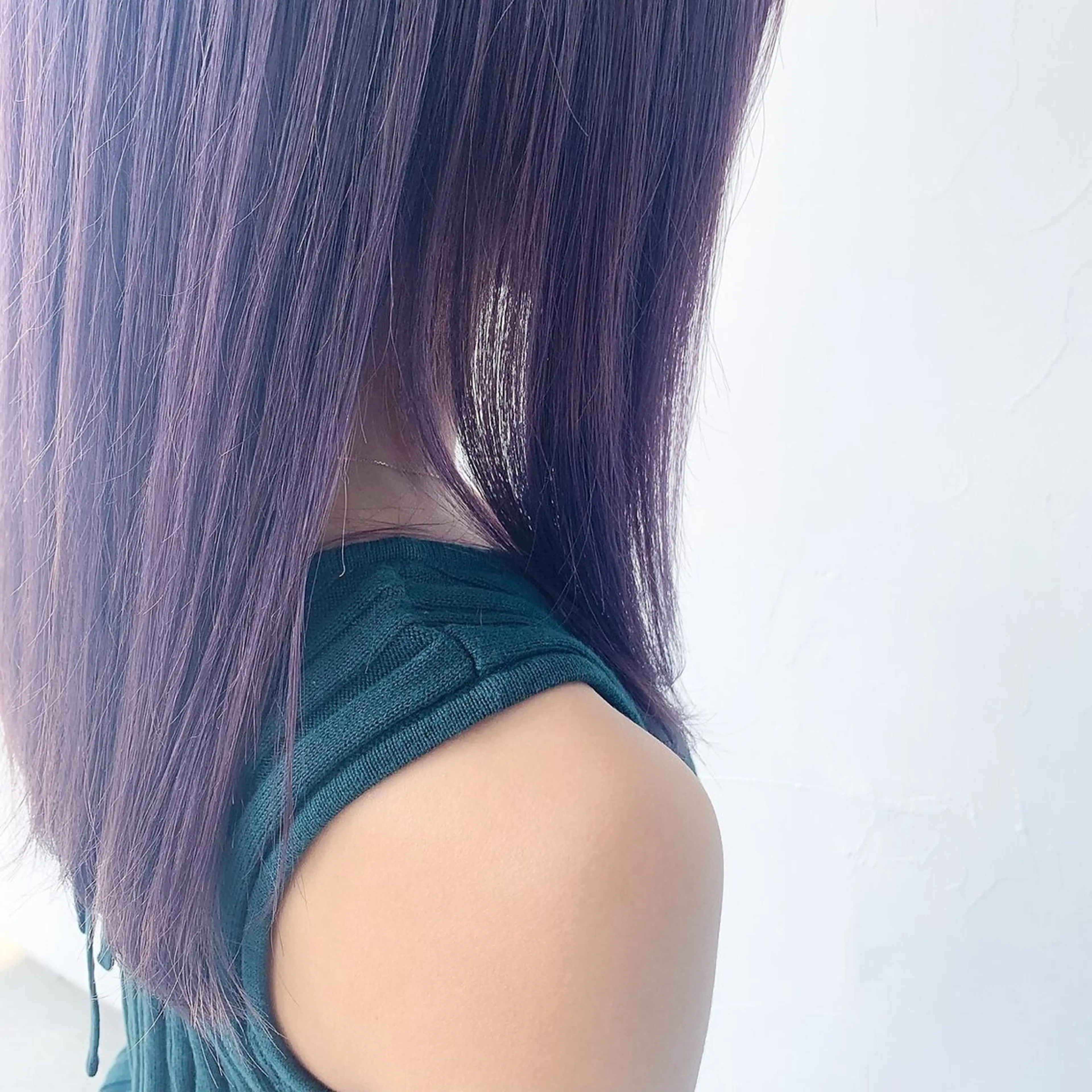 セミロング カラー 坂柳 朱音のヘアスタイル