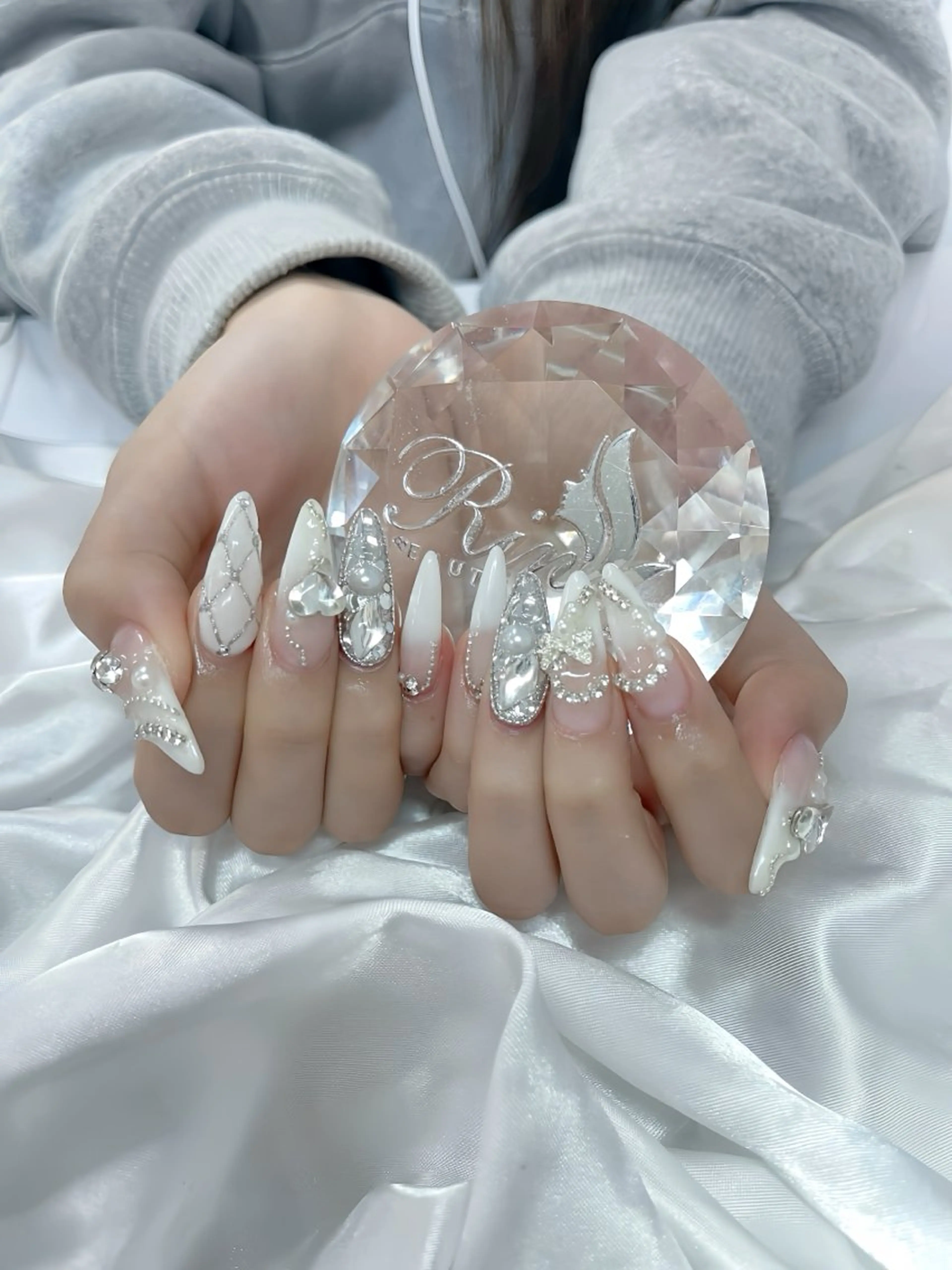 ネイル アートネイル チークネイル ジェルネイル ロングネイル マグネットネイル ハンドネイル Rin Nail 新大久保店のネイルデザイン