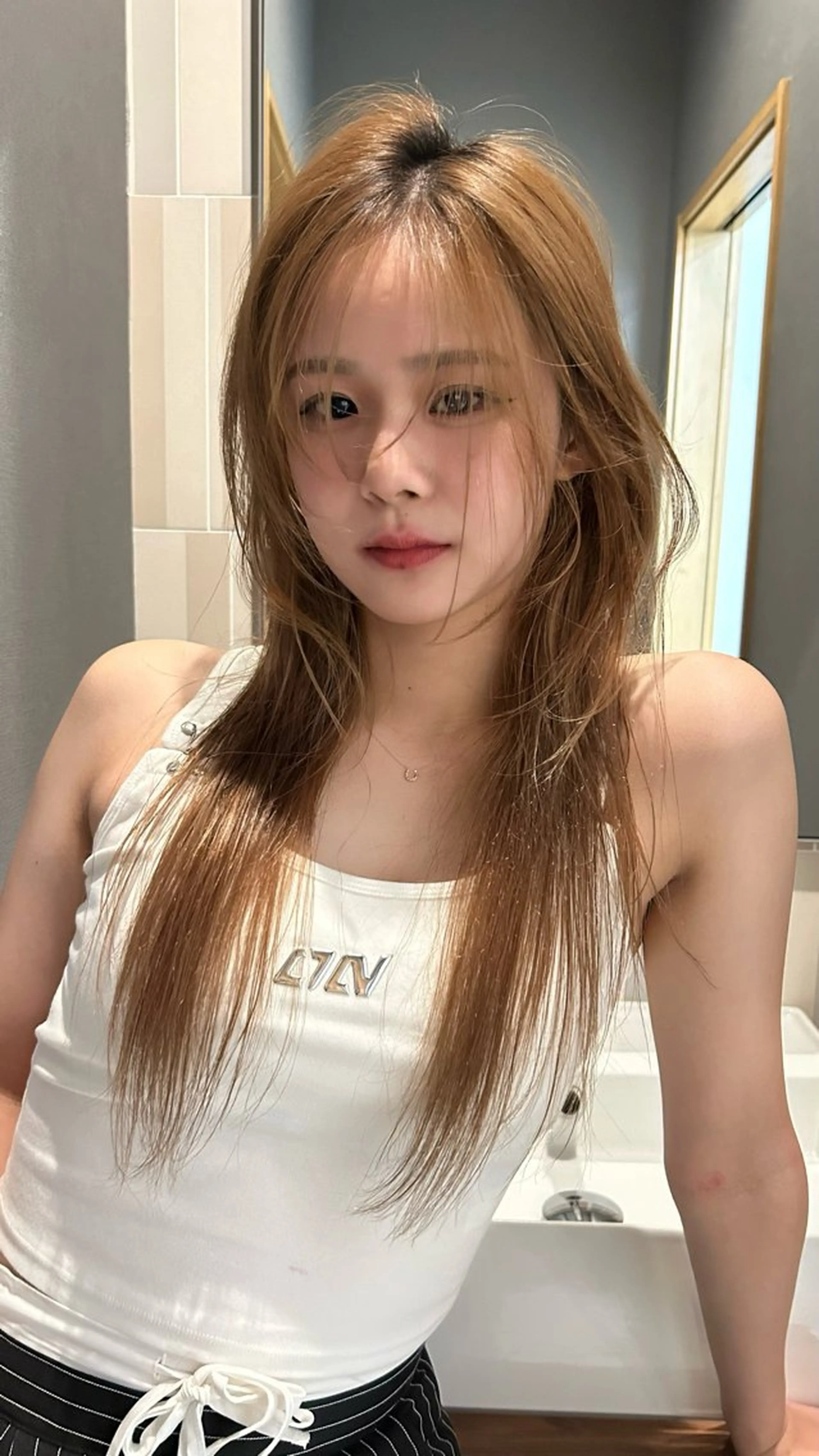 セミロング くろかわ まいのヘアスタイル