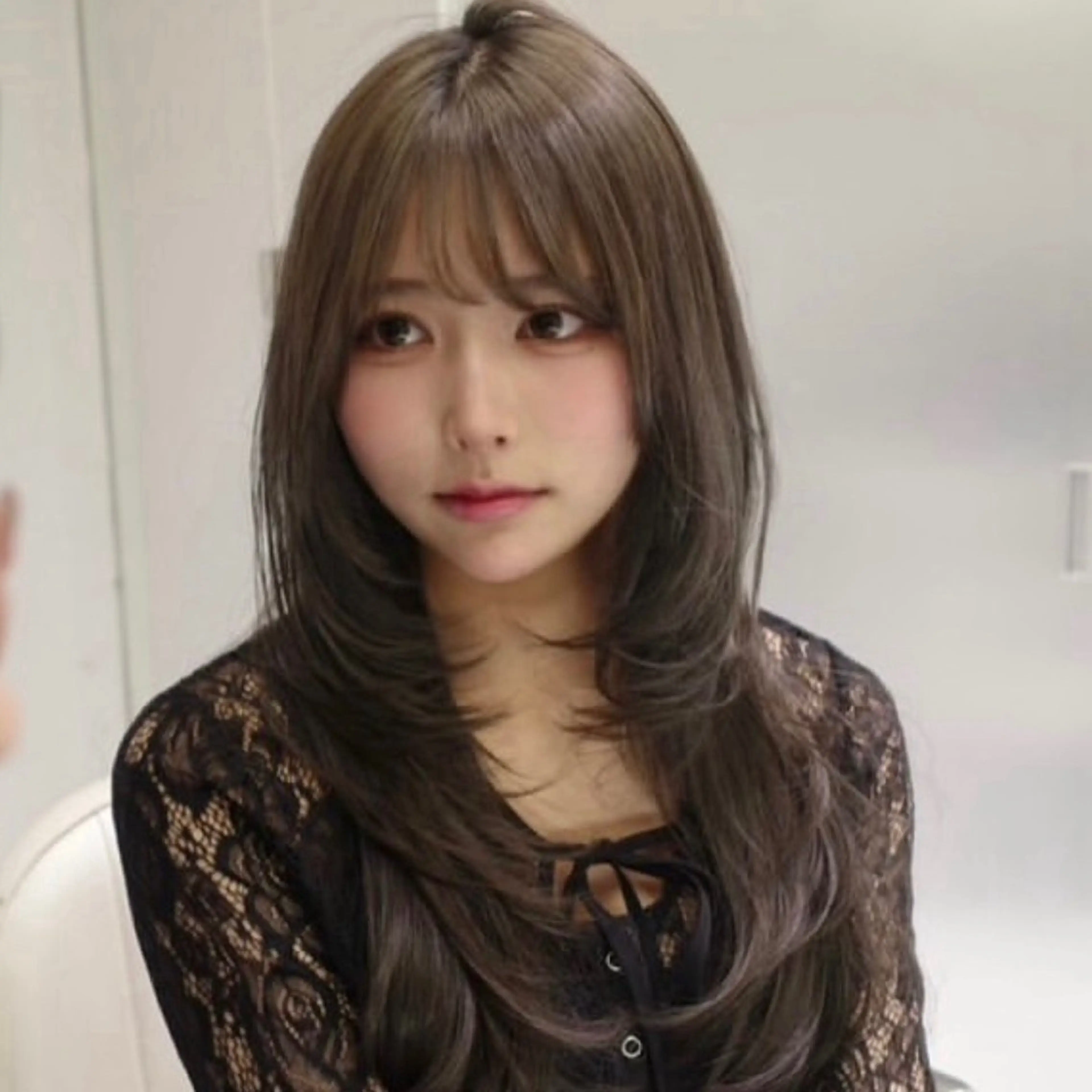 セミロング くびれヘア 顔周りカット ハイレイヤー 韓国風ヘア レイヤーカット カット ヘアカラー がわ/ハイレイヤー /ハイトーンカラーのヘアスタイル