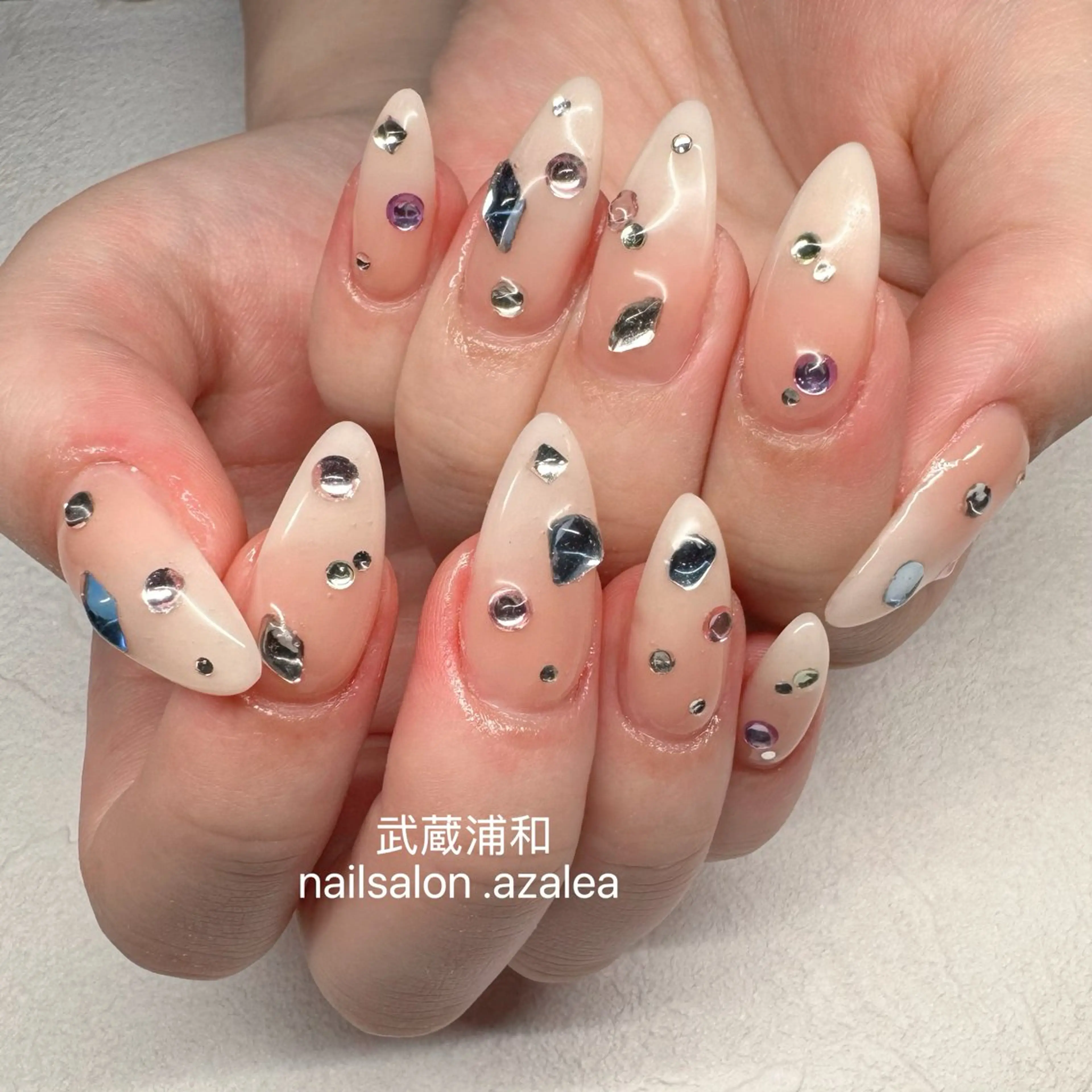 ネイル ハンドネイル R inのネイルデザイン