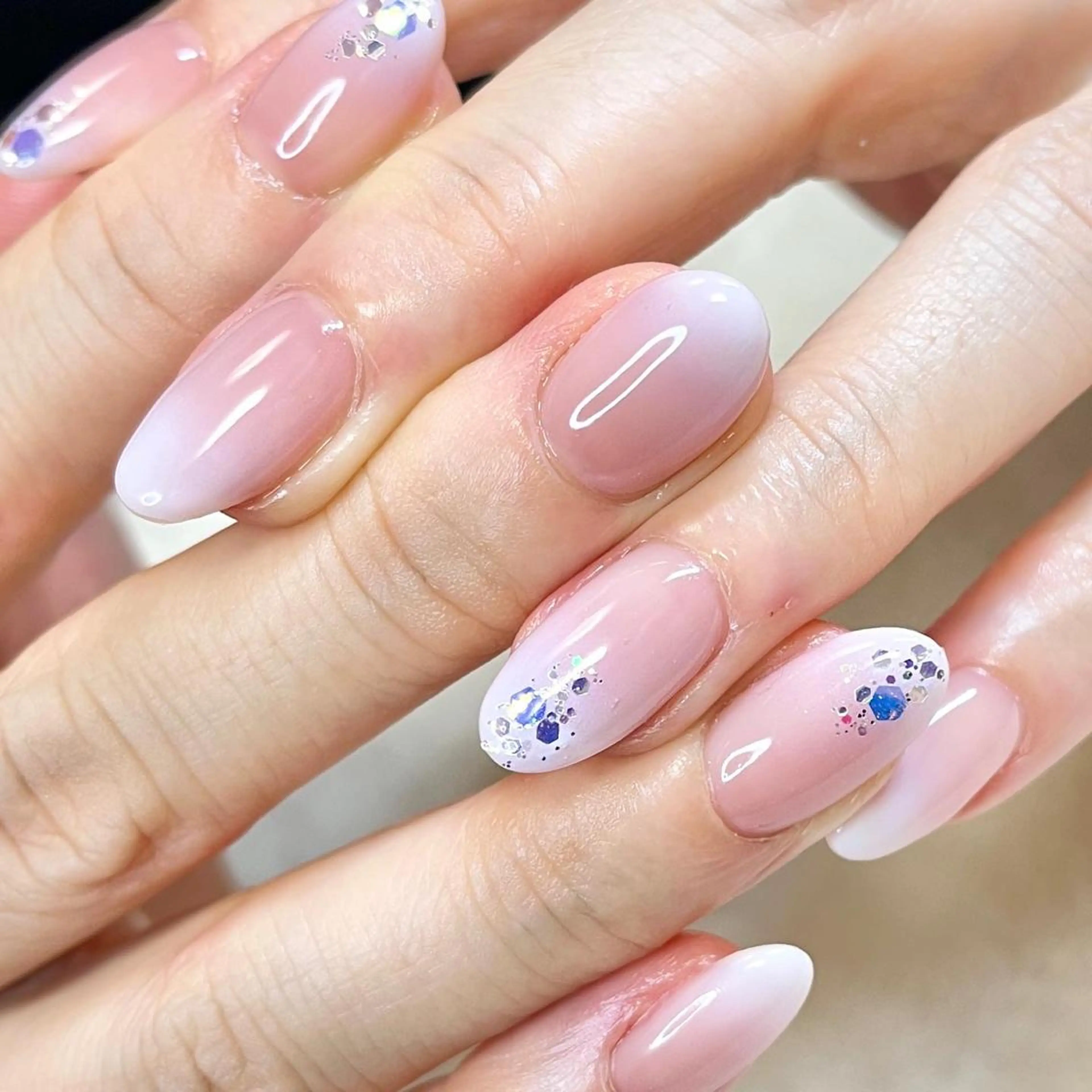 ネイル ジェルネイル グラデーション ラメ(グリッター) 夏ネイル ハンドネイル Nail Rinonのネイルデザイン