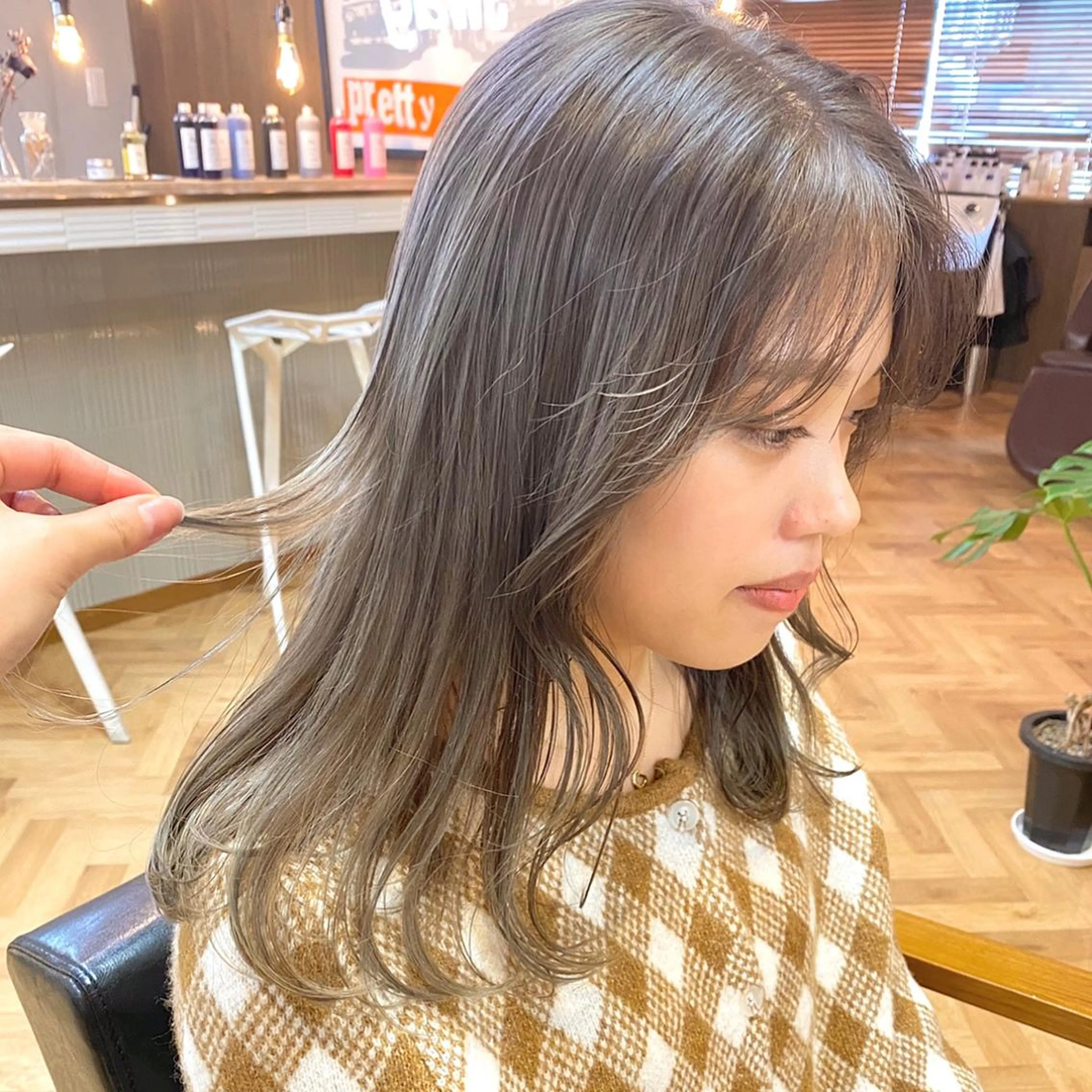 セミロング カラー ベージュカラー 前川 朋香のヘアスタイル