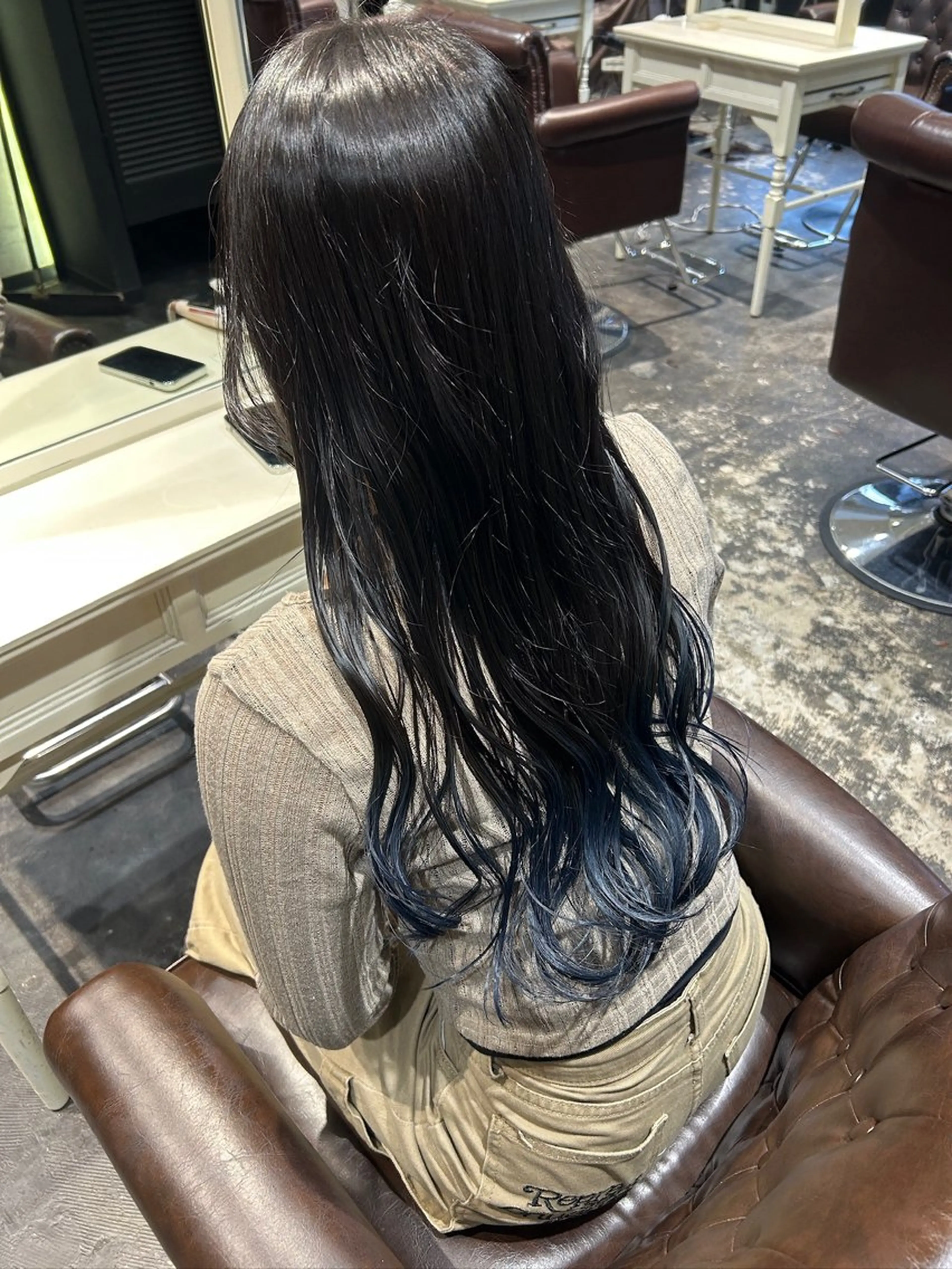 ロング カラー ブリーチ デザインカラー グラデーションカラー ヘアカラー 朝飛 唯菜のヘアスタイル