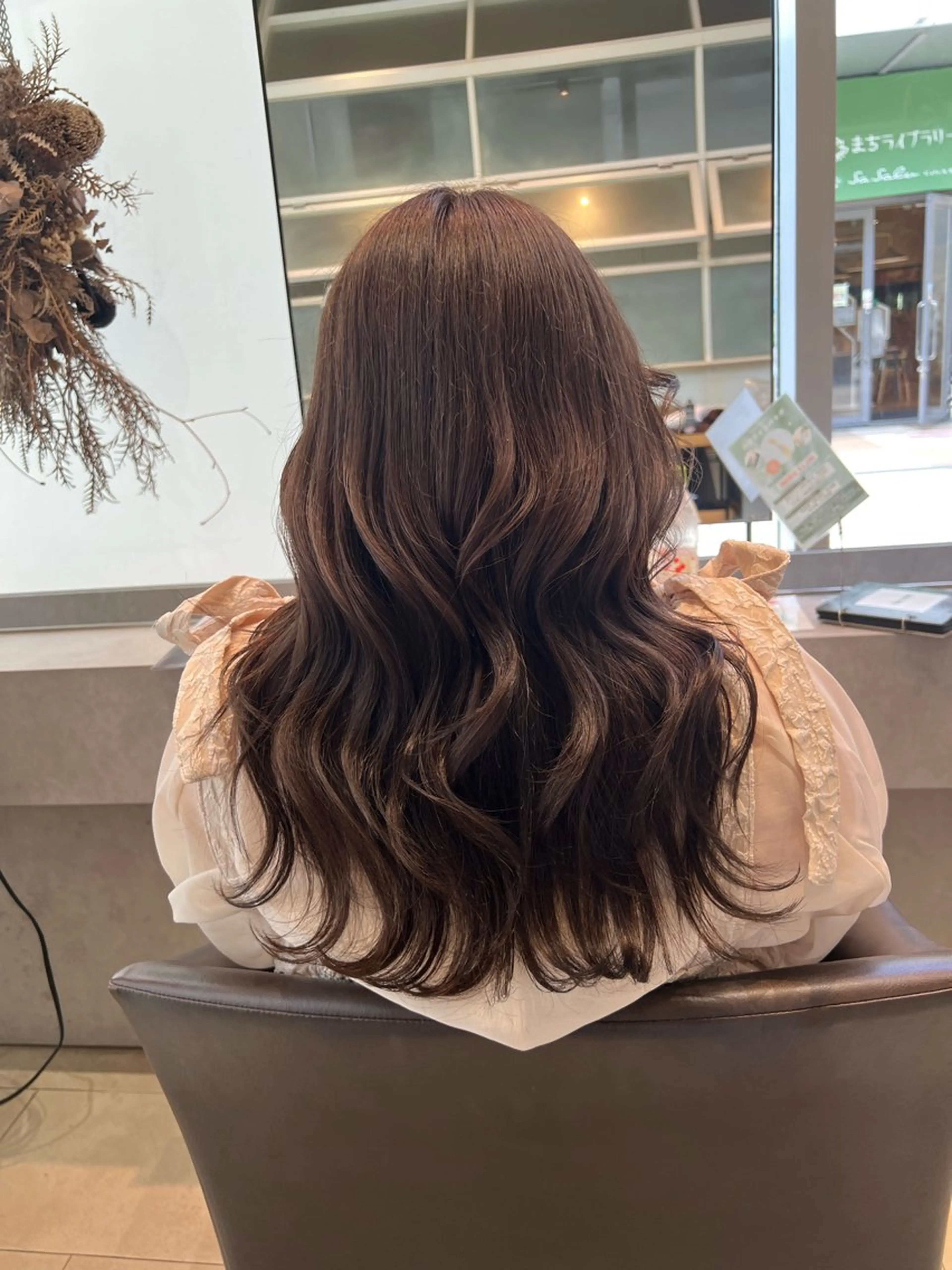 ミディアム カット ヘアカラー 🩰Lolonois 森ノ宮Aiko🎀のヘアスタイル