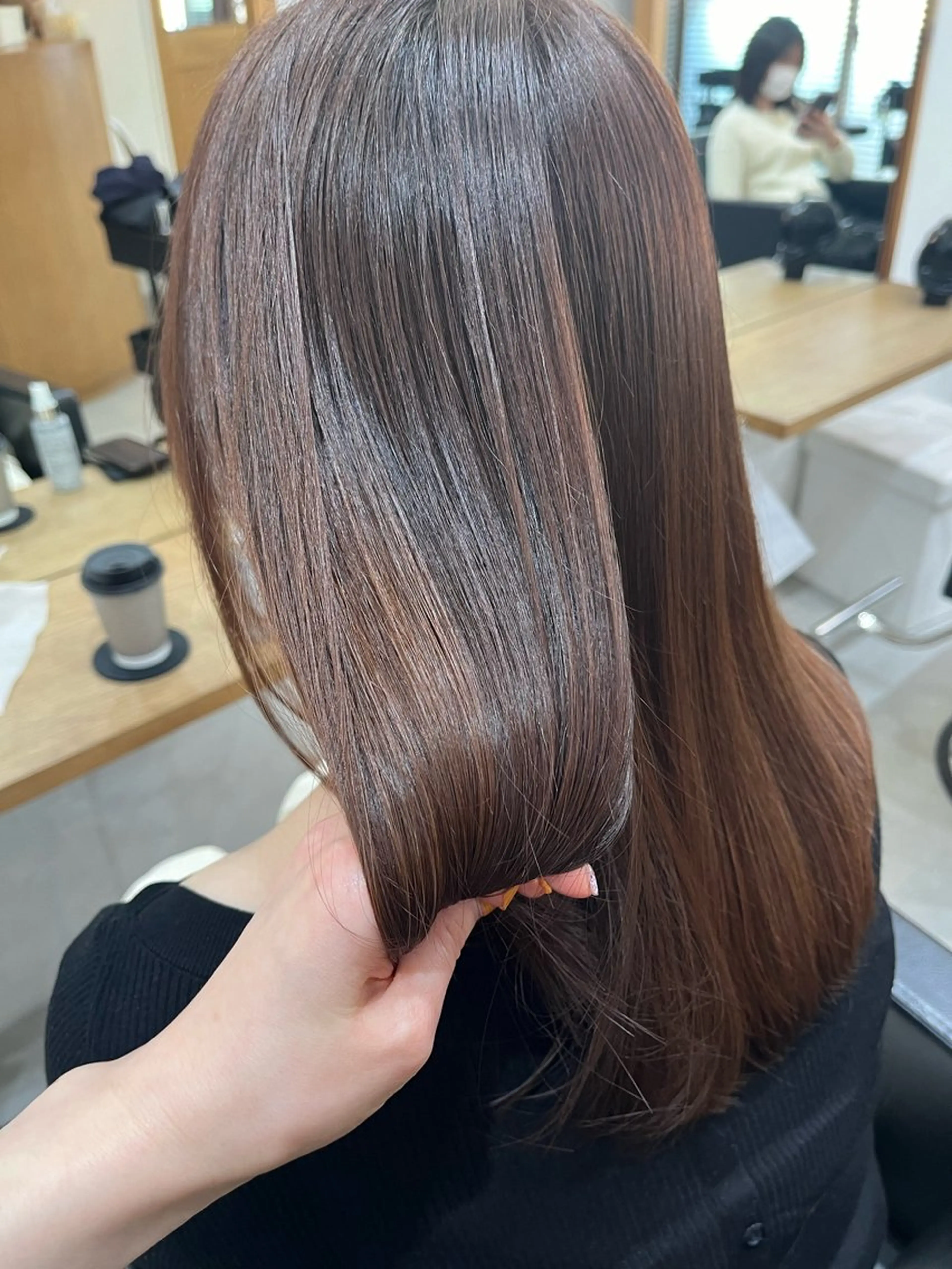 セミロング トリートメント ✨🎨ブリーチなし 透明感カラー✨美友のヘアスタイル