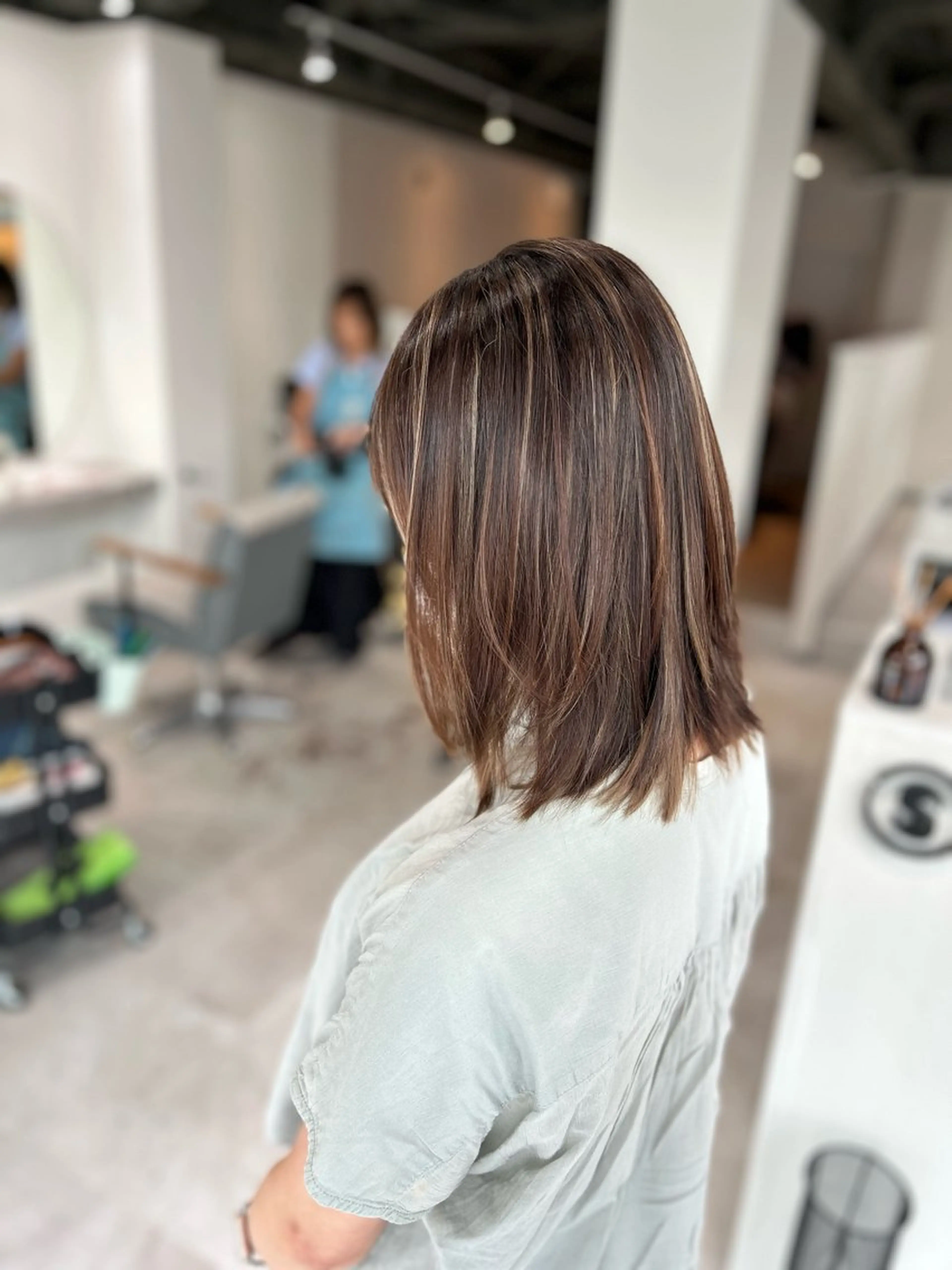 ミディアム カラー カット ヘアカラー トリートメント 白髪ぼかしハイライト 柳川拓哉のヘアスタイル