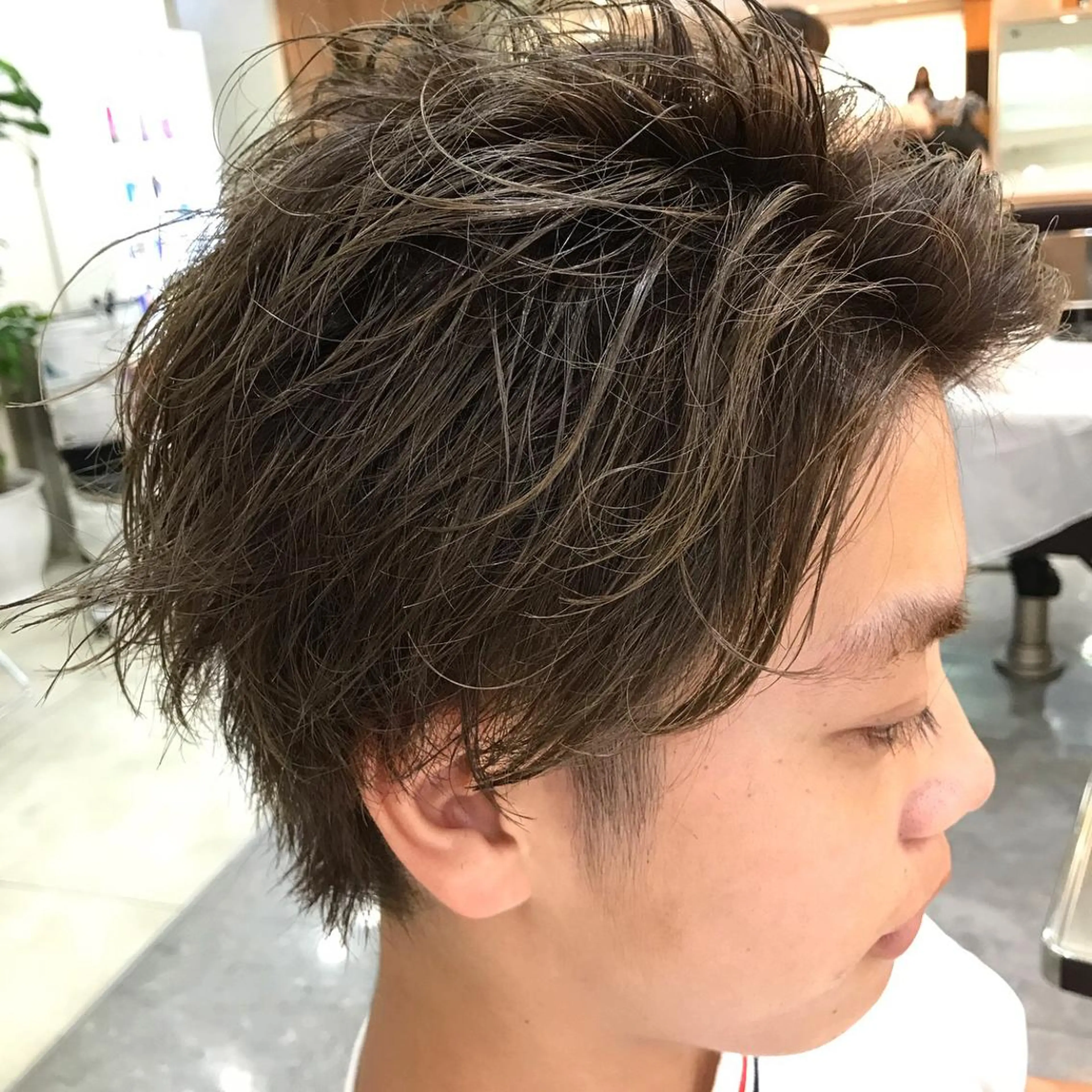 カラー メンズ メンズブリーチ ブリーチ グレージュ 岡崎勇人/レイヤー/ 韓国/ケラチンTRのヘアスタイル