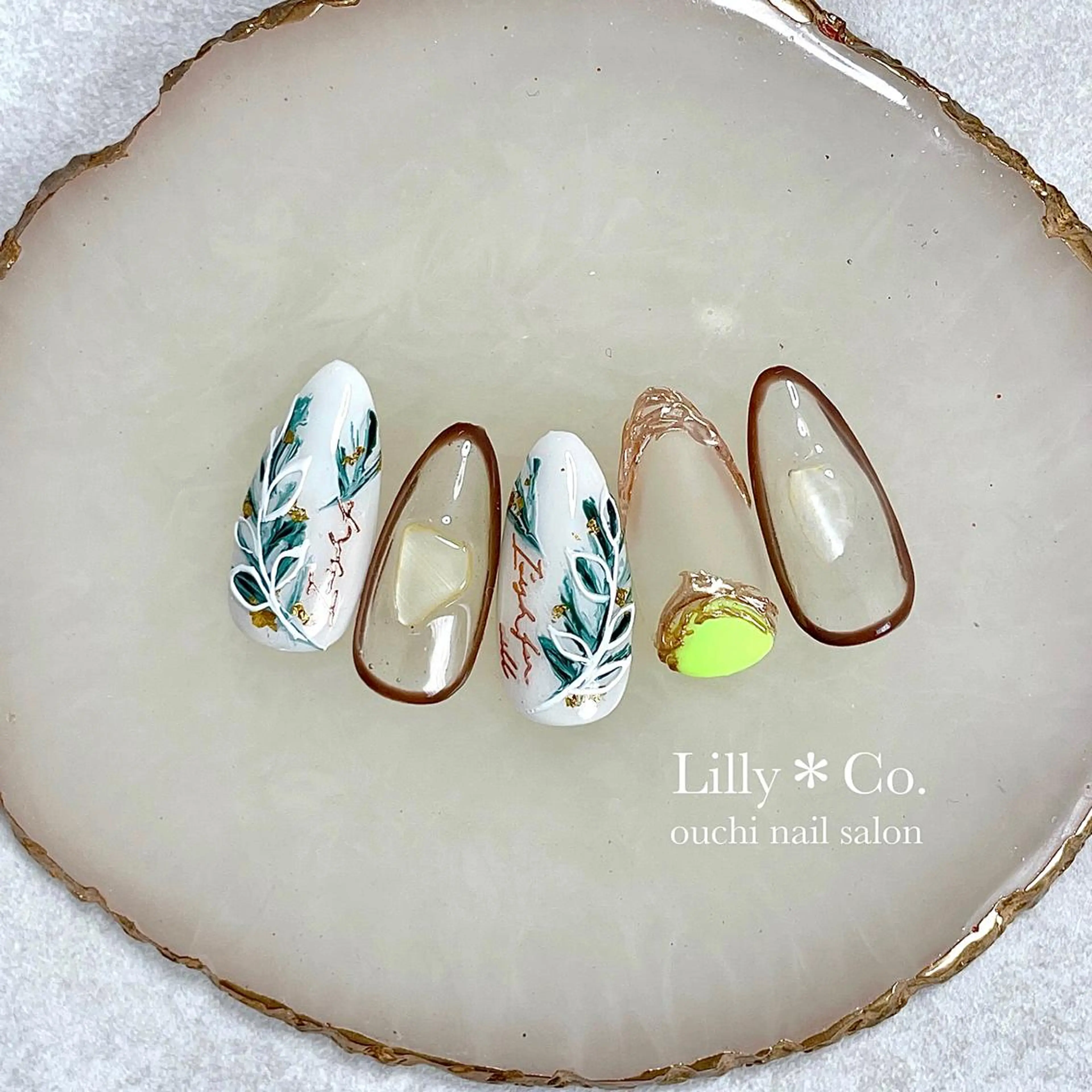 ネイル アートネイル ハンドネイル ハンドケア Lilly Co.のネイルデザイン