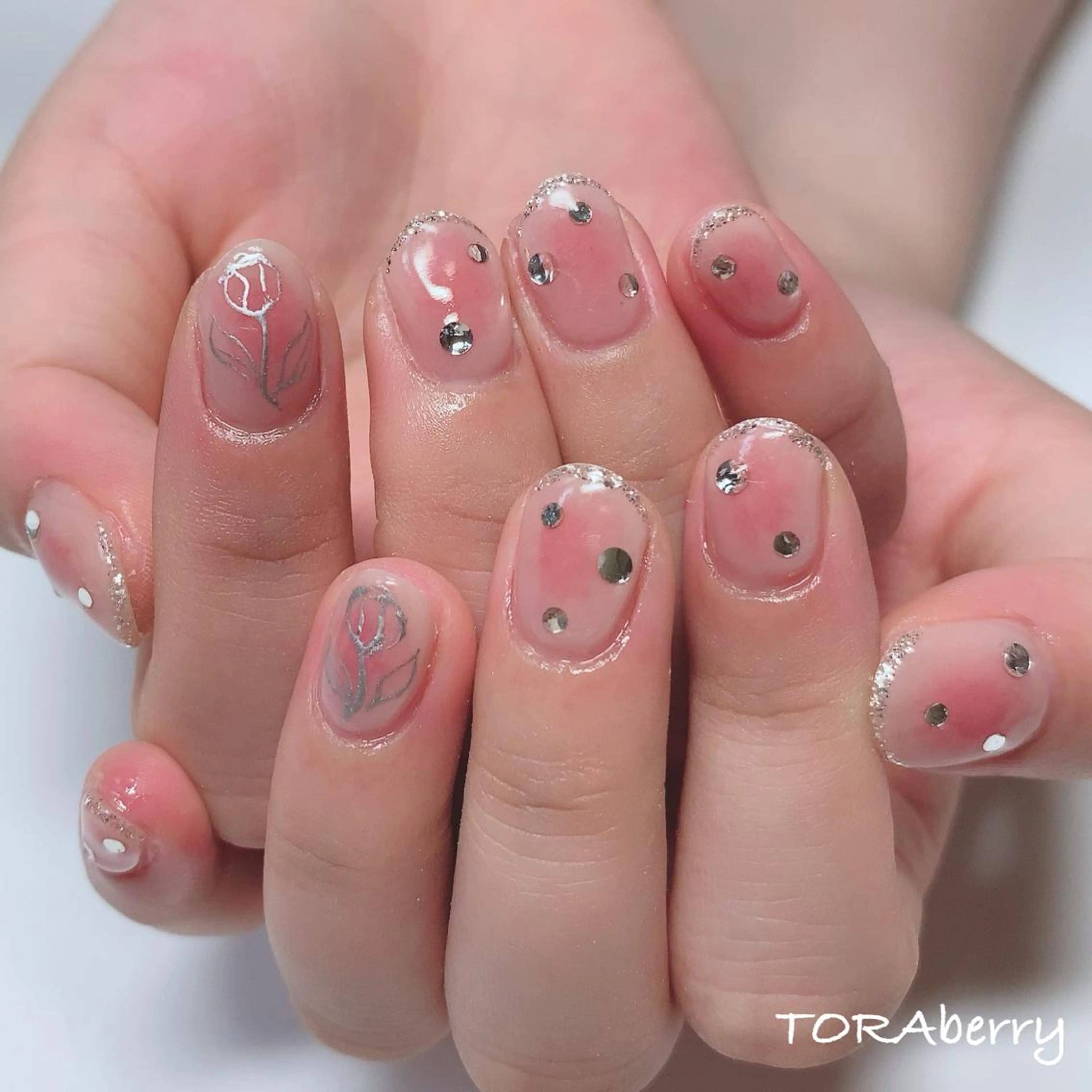 ネイル ハンドネイル ネイリスト なつみのネイルデザイン