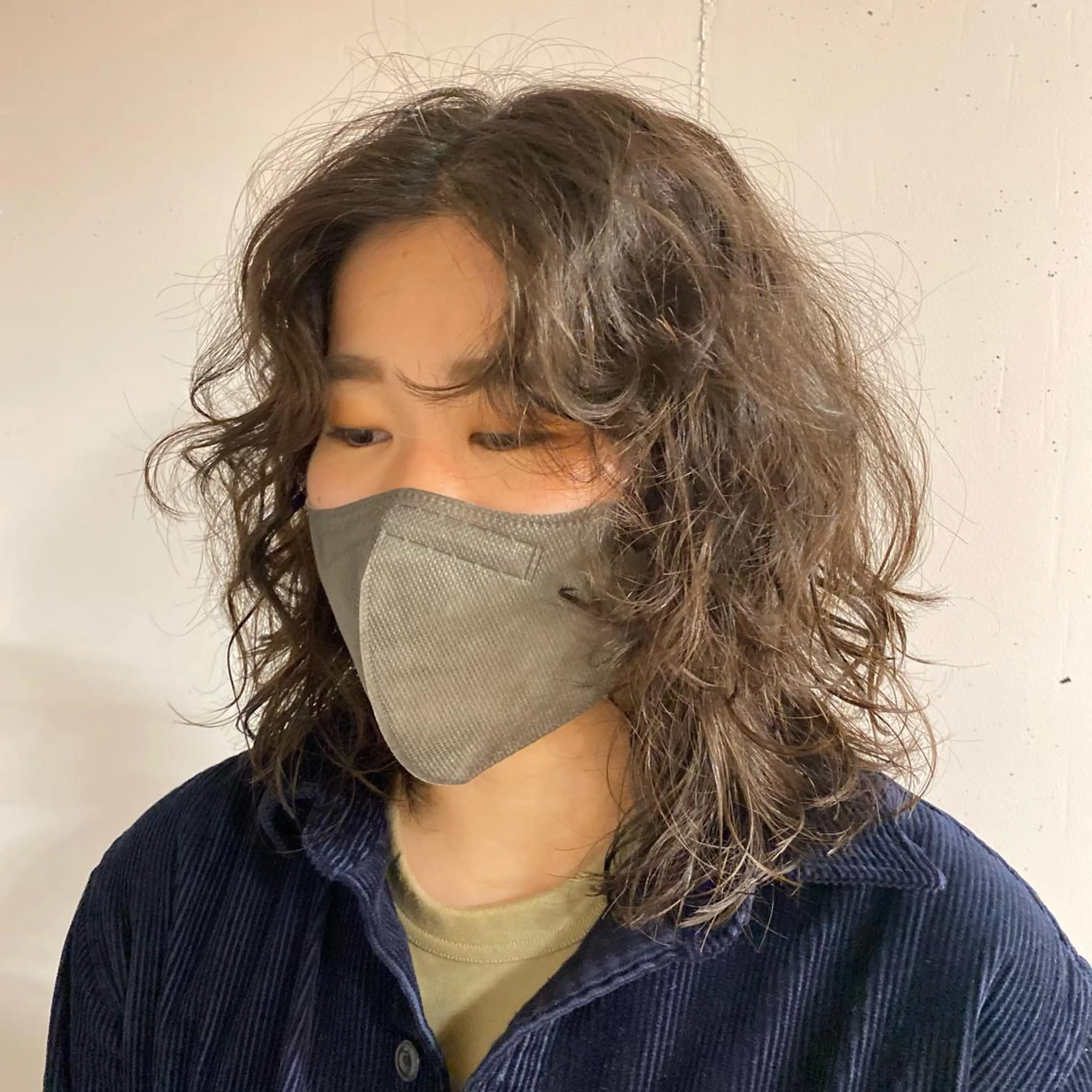セミロング パーマ セミロングパーマ くせ毛 Yuki☺︎パーマ レイヤーカットのヘアスタイル