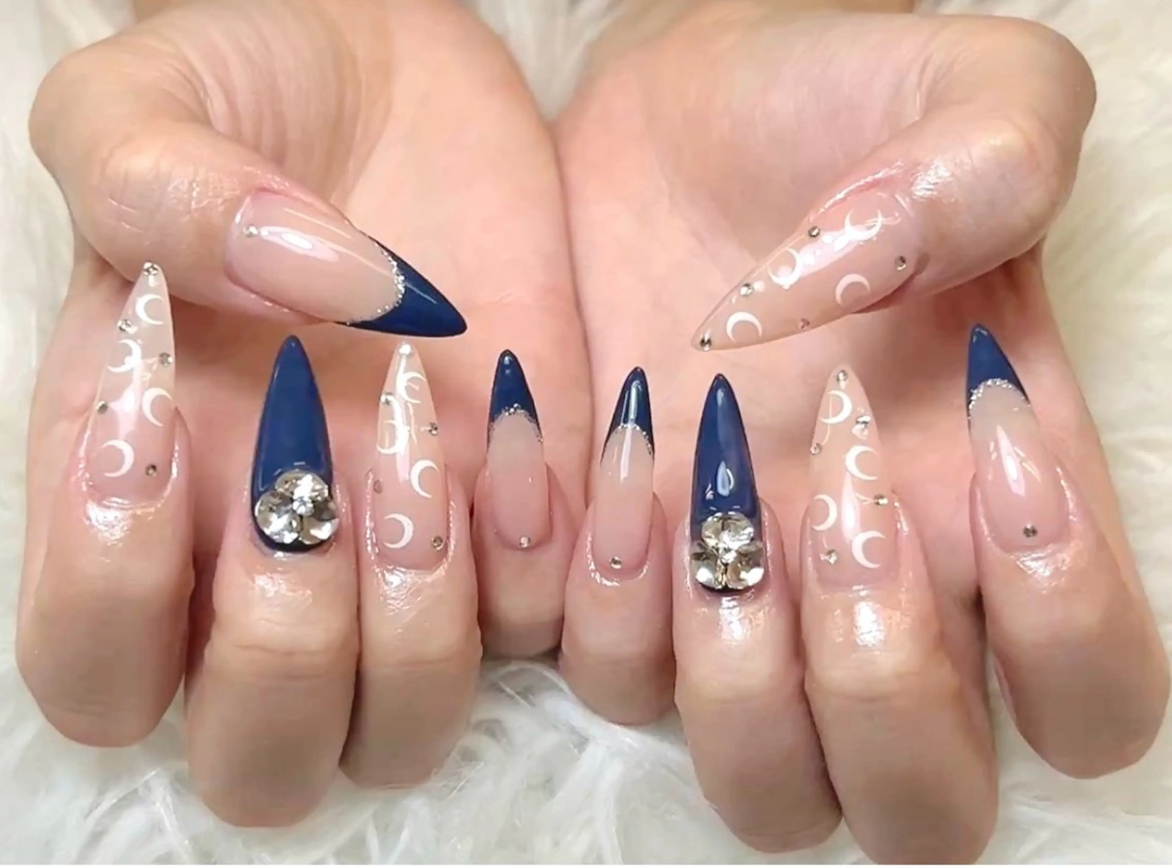 ネイル アートネイル オーロラネイル チークネイル 長さ出し フットネイル ハンドネイル フットネイル ハンドケア Noiranail_ studio川越西口のネイルデザイン