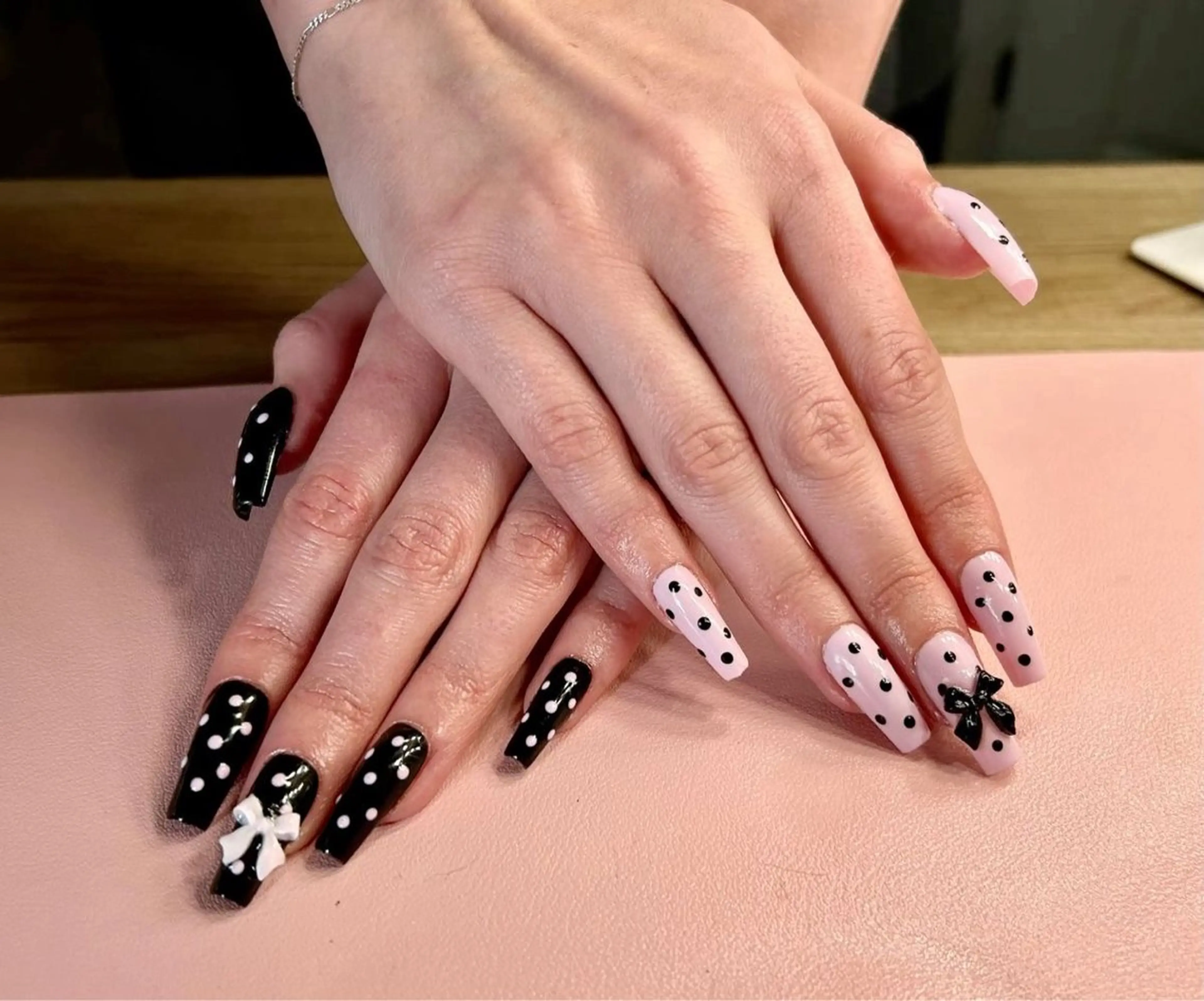 ネイル アートネイル 長さ出し ジェルネイル マグネットネイル ニュアンスネイル ハンドネイル Cloudy Chan Nailのネイルデザイン
