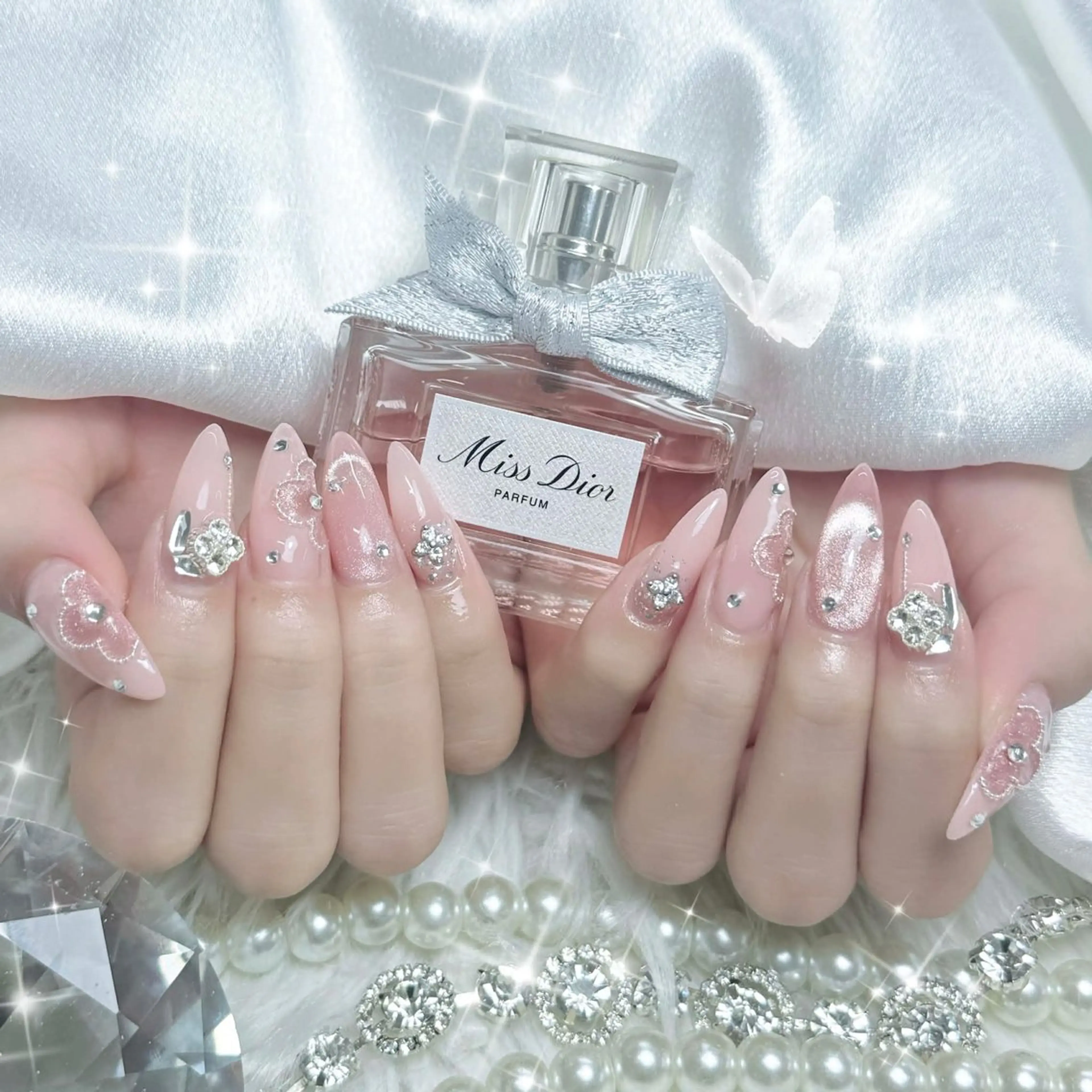 ネイル ハンドネイル ハンドケア いちご ちゃんのネイルデザイン