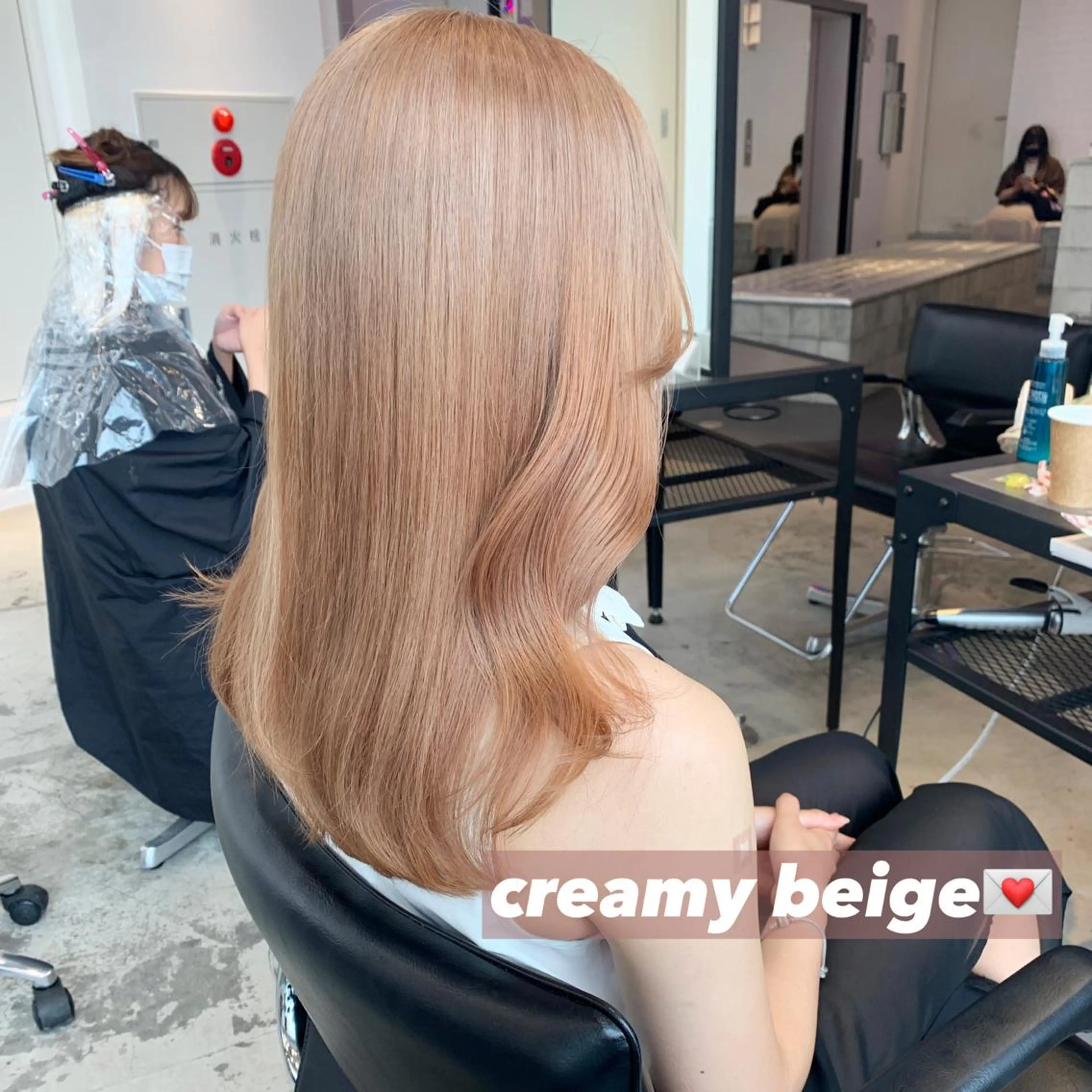 ロング カラー ヘアアレンジ ベージュカラー ブリーチ ハイトーンカラー ミルクティーベージュ レイヤー×グレージュ /ピンク🩷mioのヘアスタイル