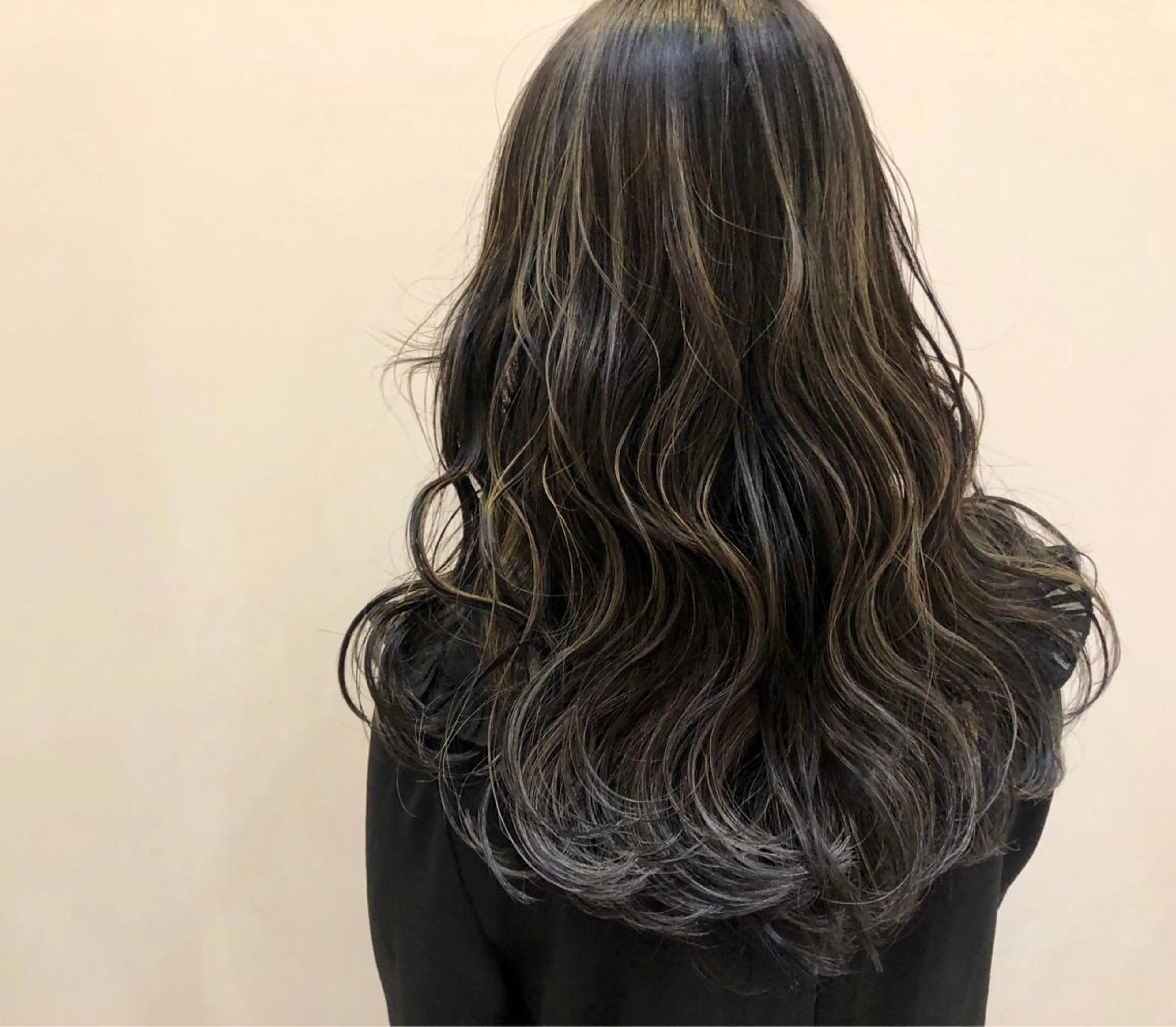 セミロング カラー ハイライトカラー 3Dハイライト ハイライト シールエクステ×美髪 改善/ヨシモトカンジのヘアスタイル