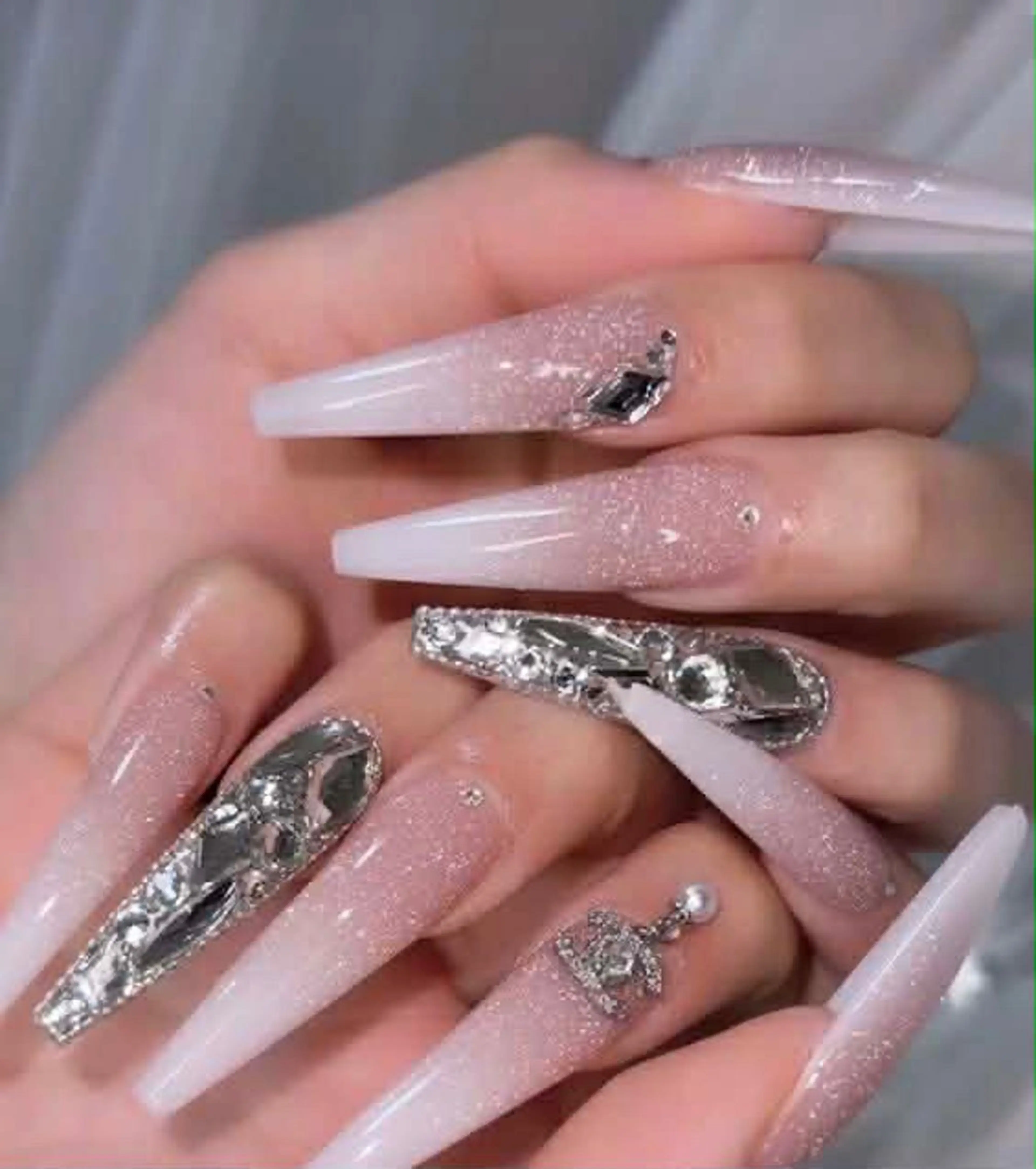 ネイル ジェルネイル 韓国ネイル 持ち込み オフィスネイル ワンホンネイル MiO nailのネイルデザイン