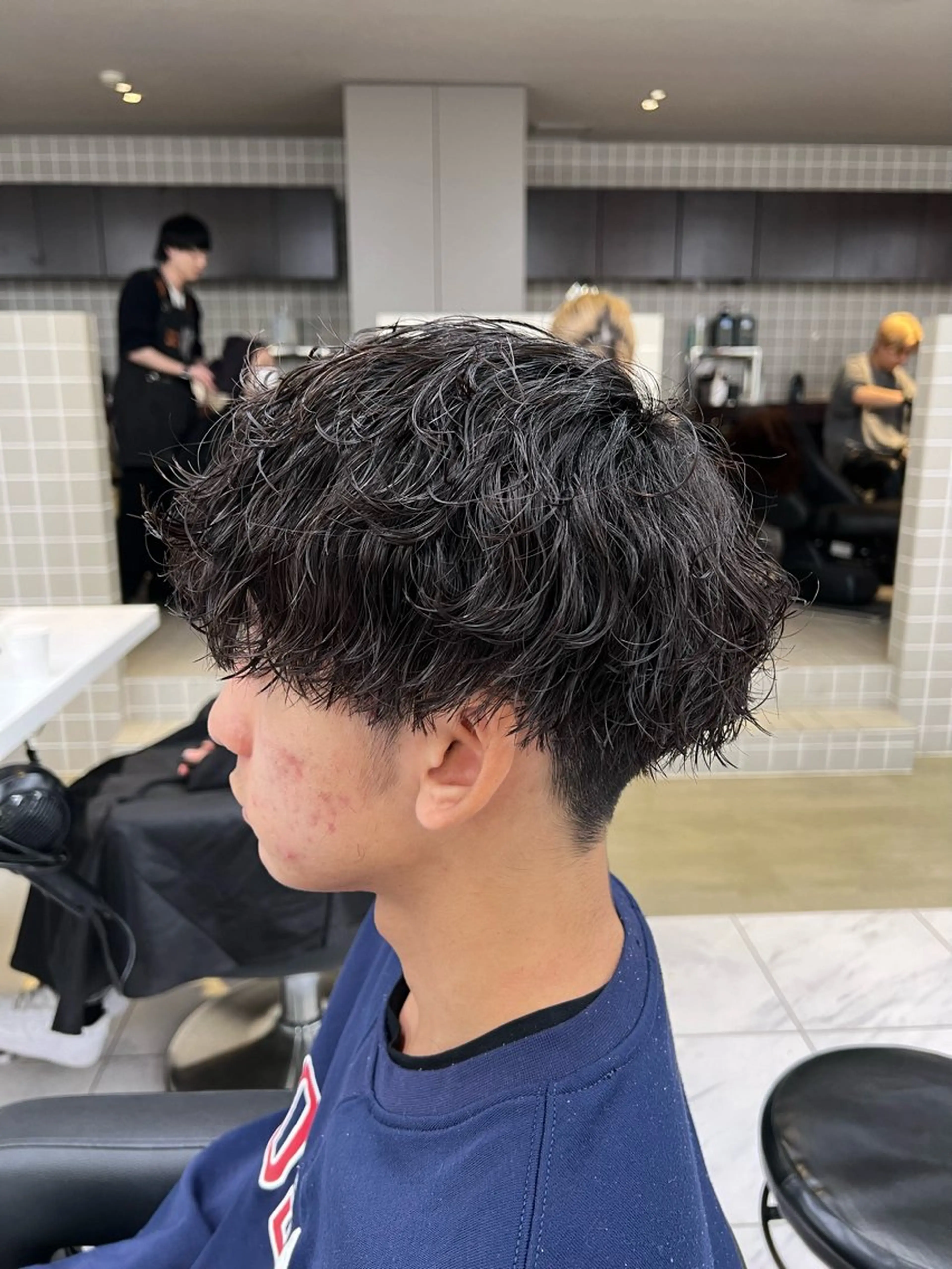ショート カラー パーマ ヘアアレンジ メンズ メンズパーマ 💎韓国/ レイヤー カット/ 暖色🫧のヘアスタイル