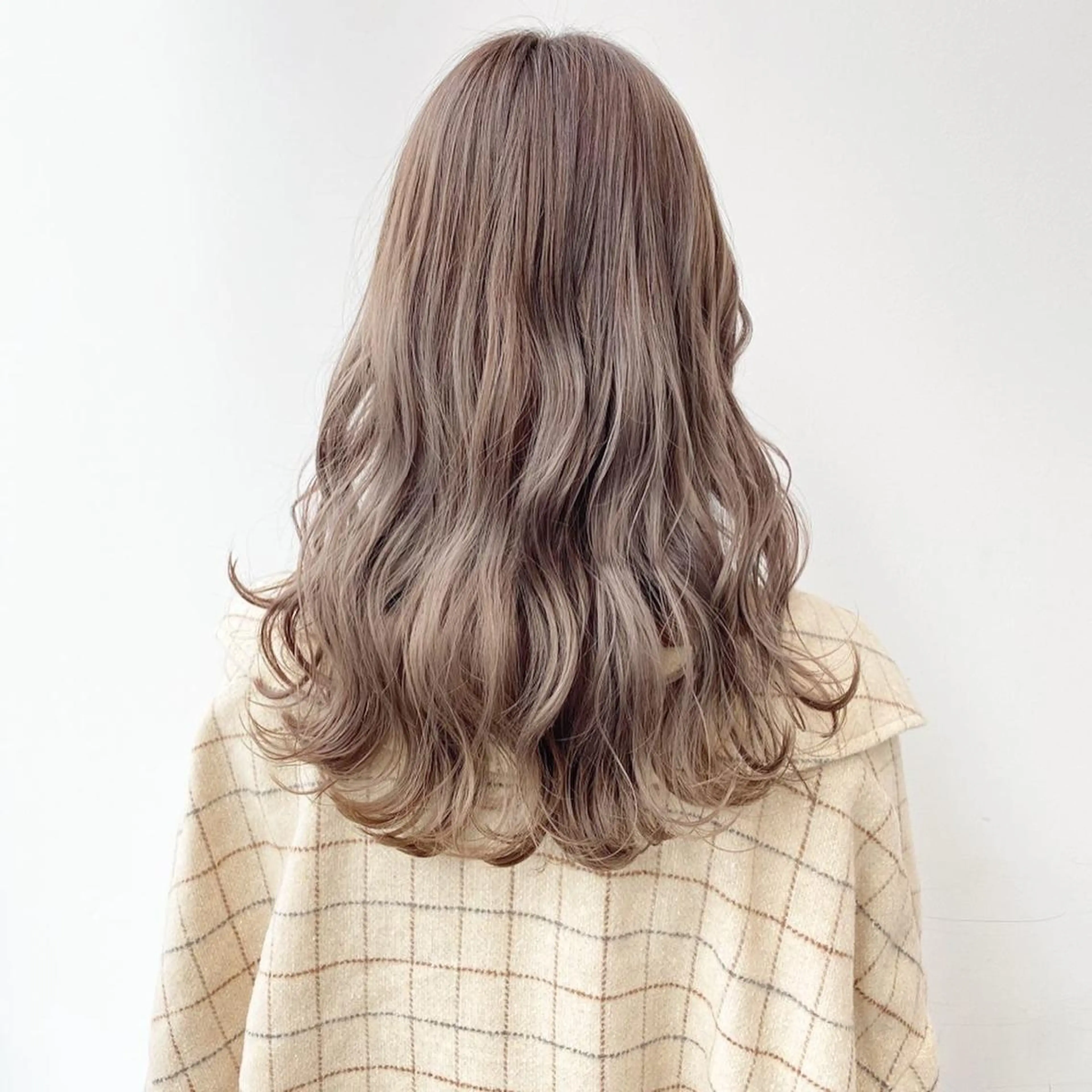 セミロング カラー ベージュカラー ミルクティーベージュ 【ブリーチカラー】 🌈ALIVE若山葵のヘアスタイル