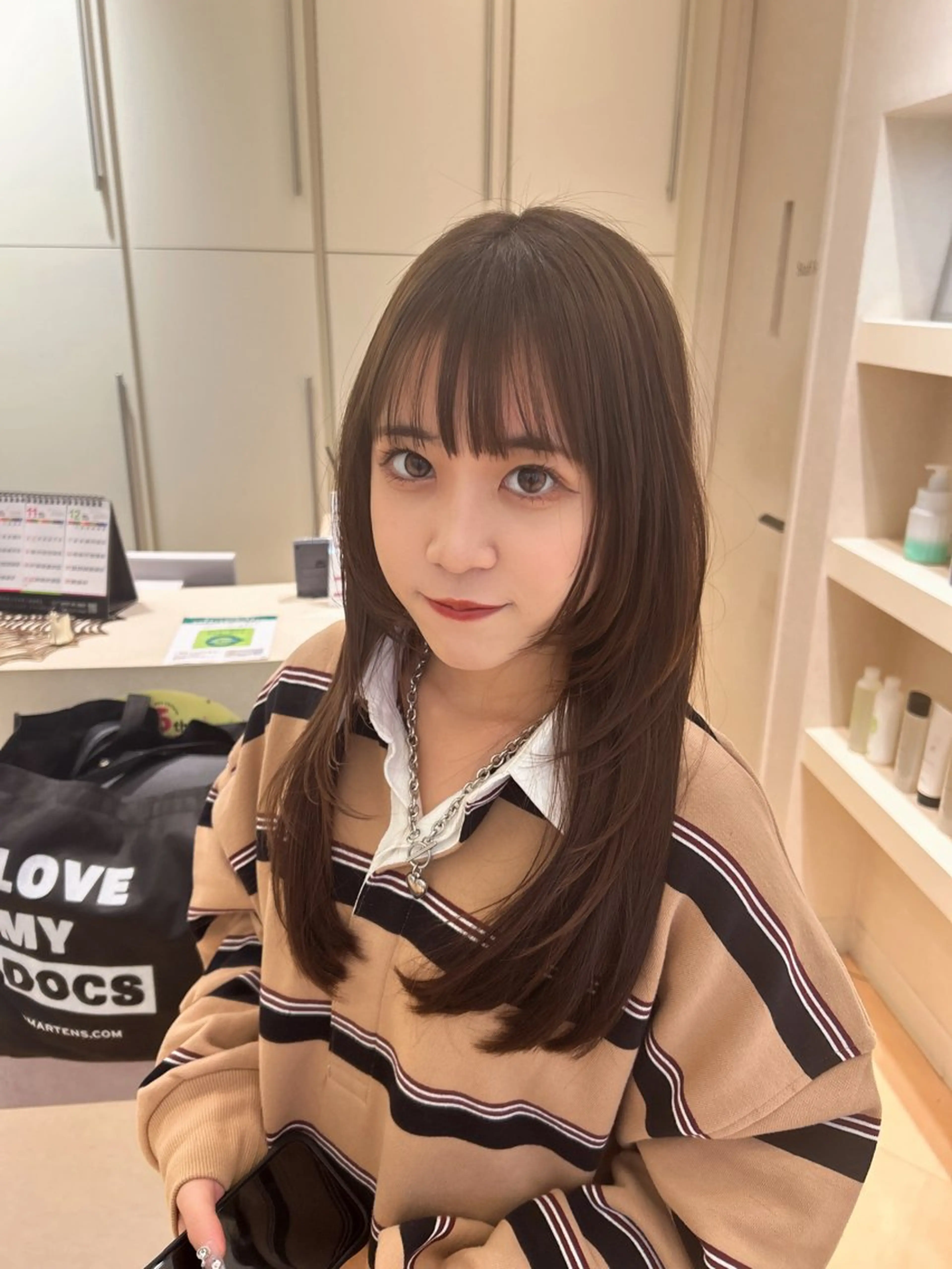 ロング 顔周りカット ハイレイヤー レイヤーカット 三富 陽菜のヘアスタイル