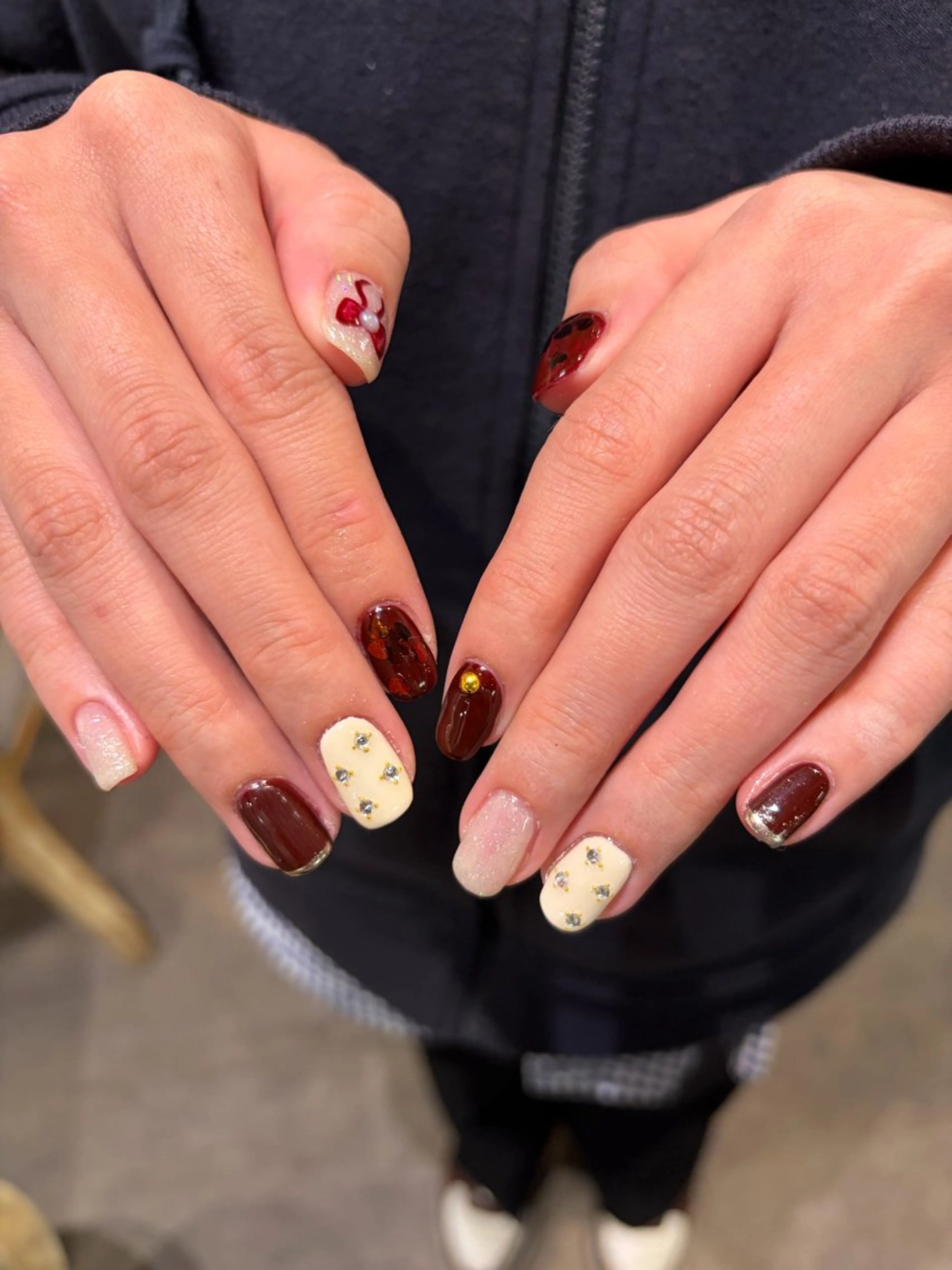 ネイル 赤色 ハンドネイル 透明感カラー/ ネイル💅まりなのヘアスタイル