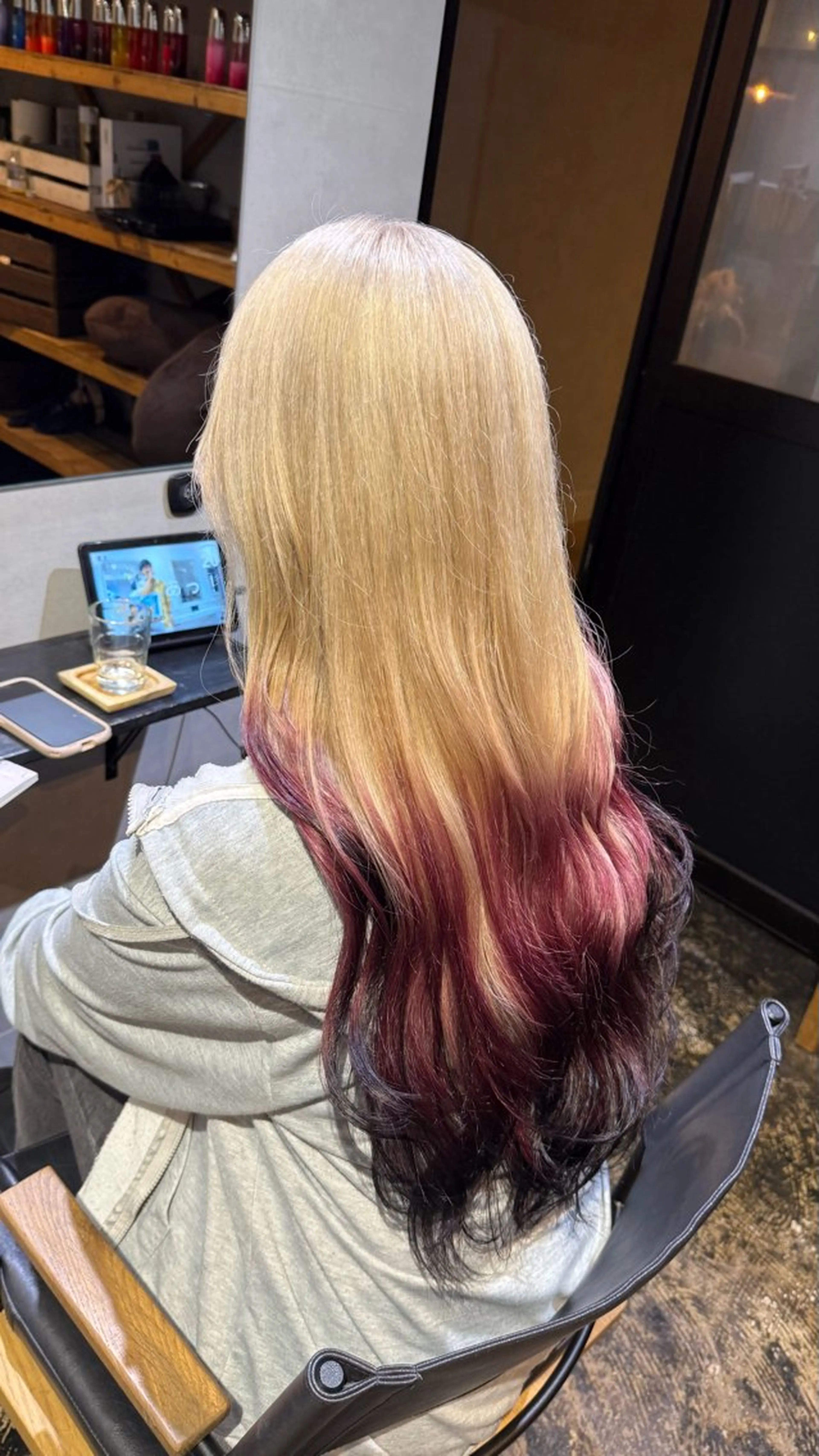 ロング カラー ベージュカラー 黒髪 ピンクカラー カット ヘアカラー トリートメント 透明感カラー/パーマ 🌀アオノのヘアスタイル