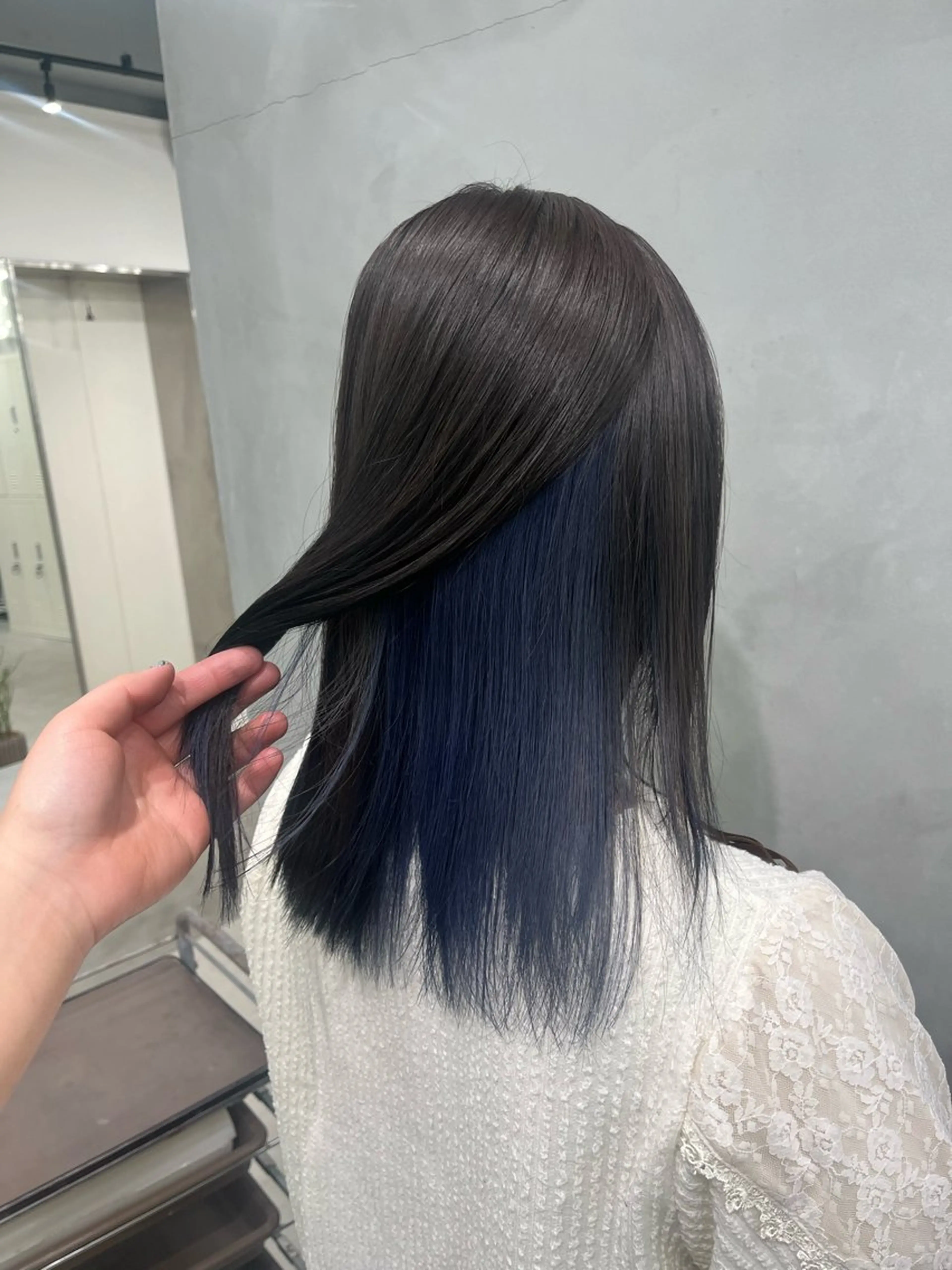 カラー ブリーチ ブルーカラー 中村 彩夏のヘアスタイル